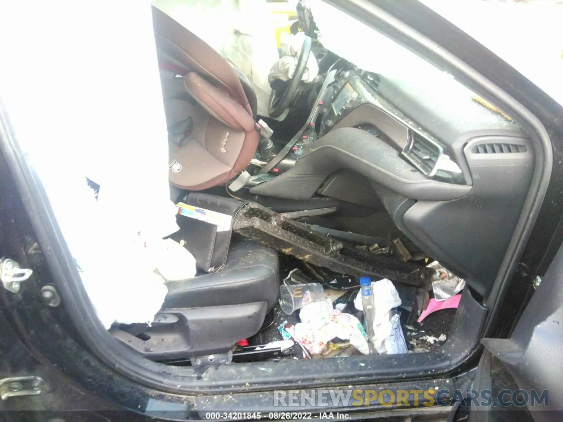 5 Photograph of a damaged car 4T1B11HK6KU805848 TOYOTA CAMRY 2019