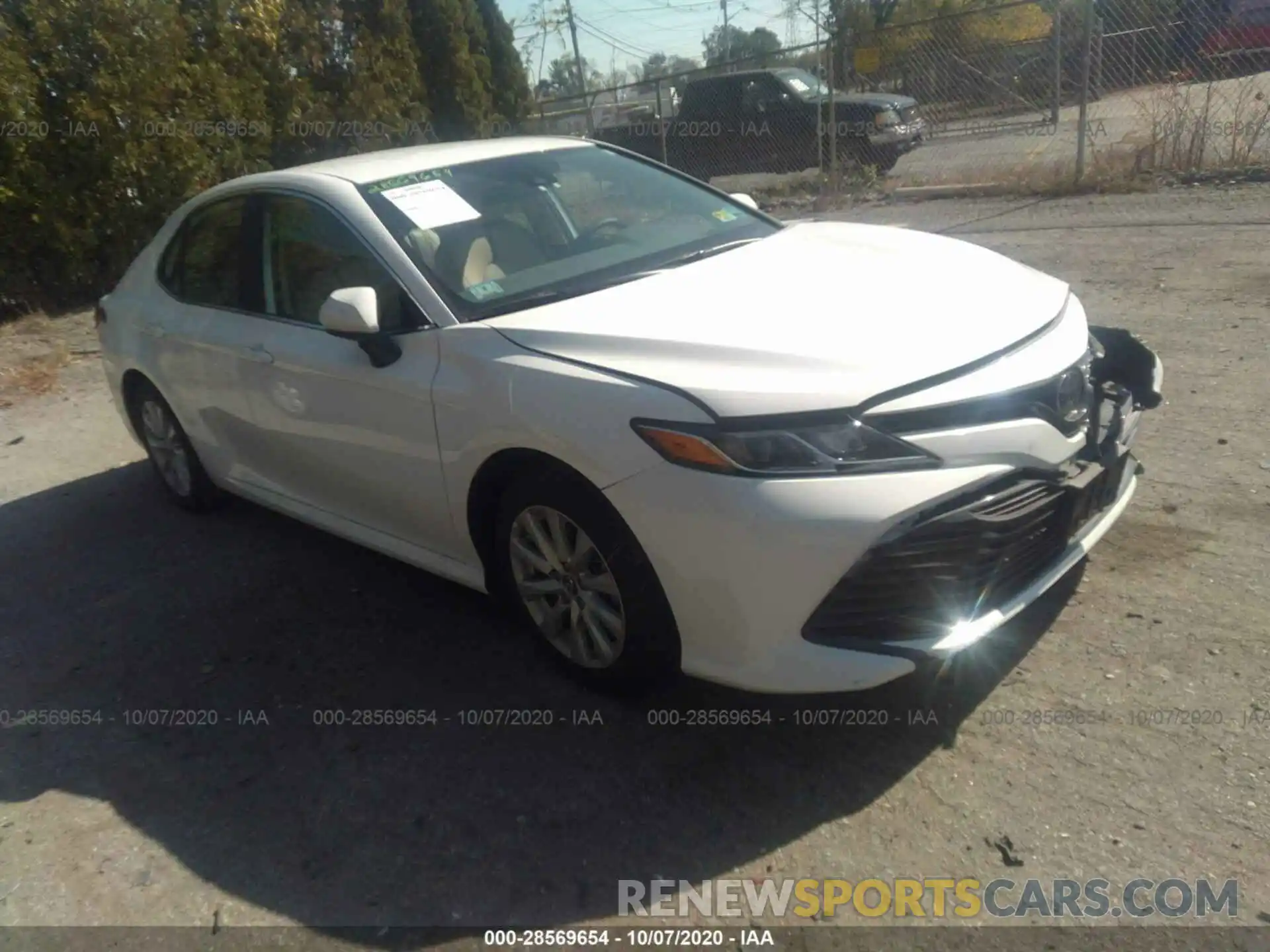 1 Photograph of a damaged car 4T1B11HK6KU816333 TOYOTA CAMRY 2019