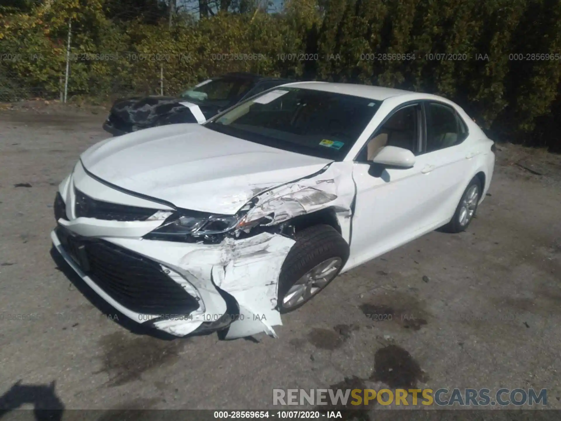 2 Photograph of a damaged car 4T1B11HK6KU816333 TOYOTA CAMRY 2019