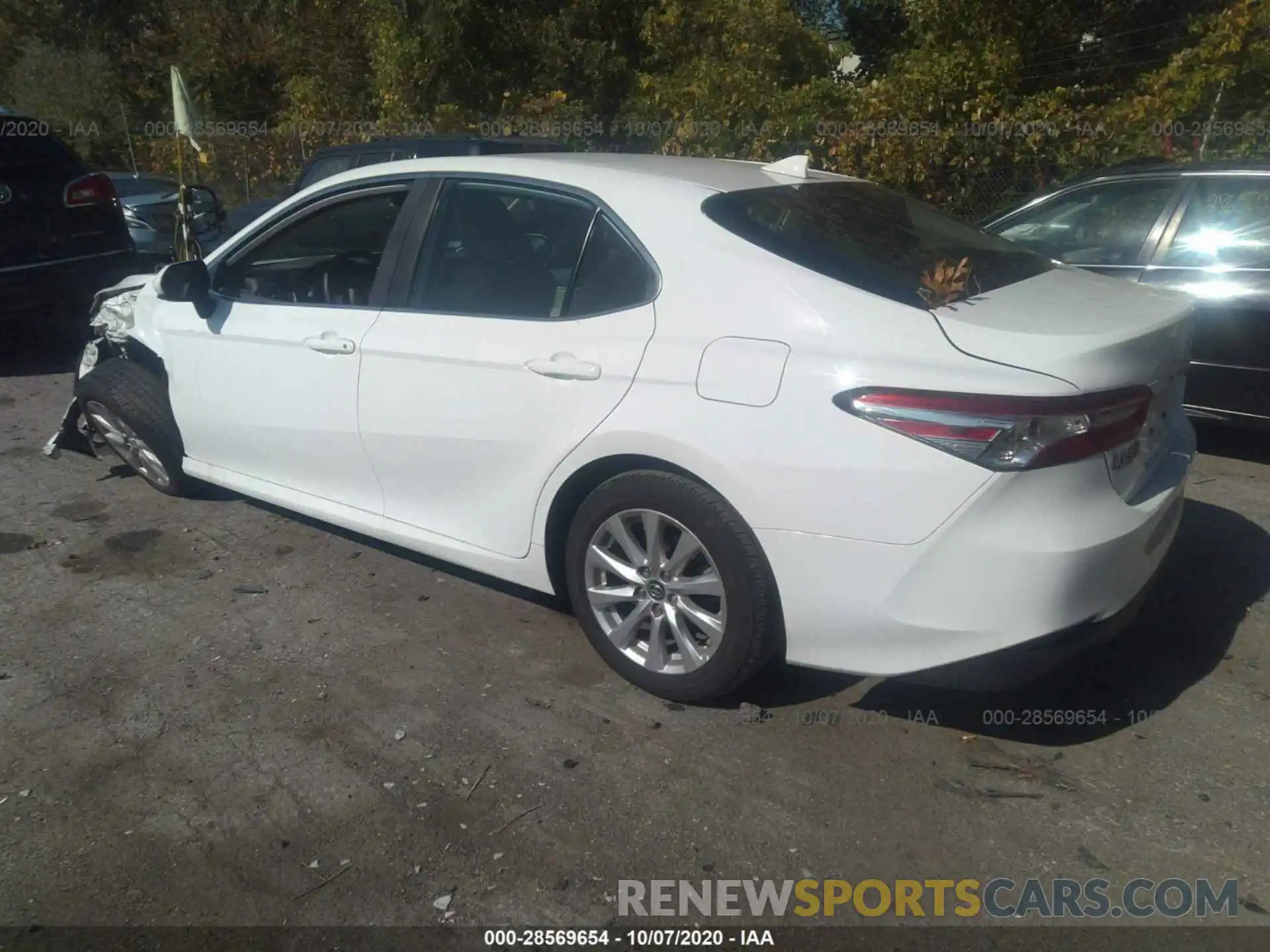 3 Photograph of a damaged car 4T1B11HK6KU816333 TOYOTA CAMRY 2019