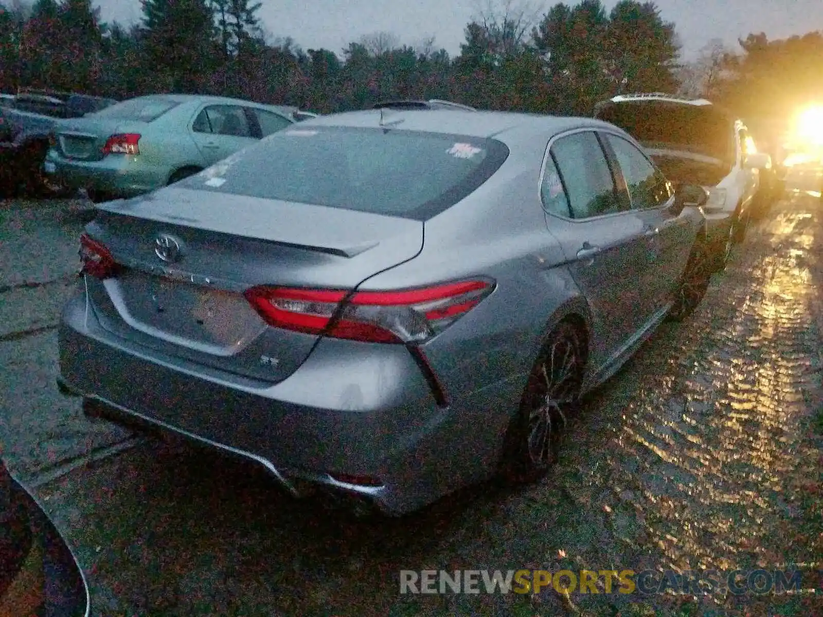 4 Photograph of a damaged car 4T1B11HK6KU817367 TOYOTA CAMRY 2019