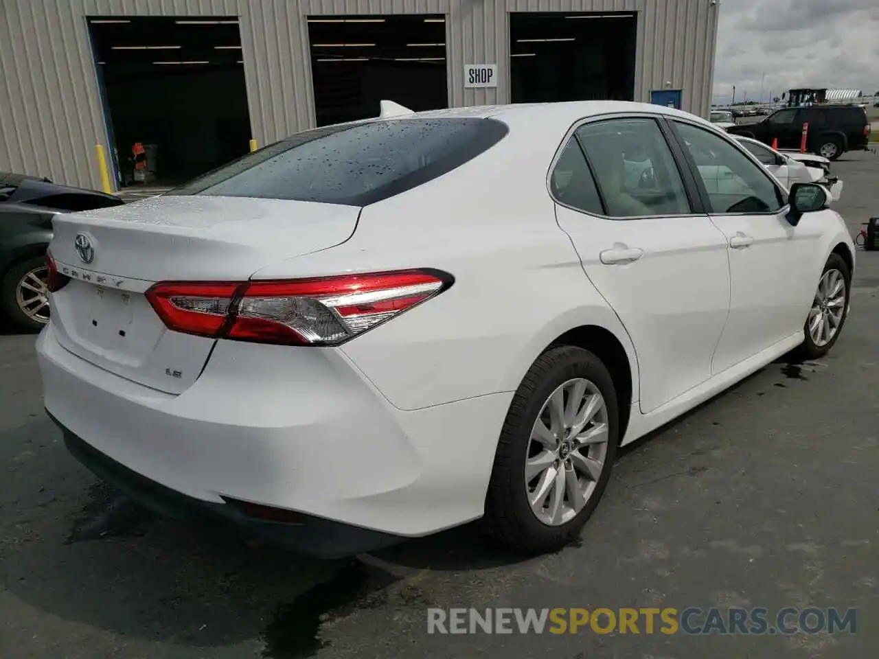 4 Фотография поврежденного автомобиля 4T1B11HK6KU817627 TOYOTA CAMRY 2019