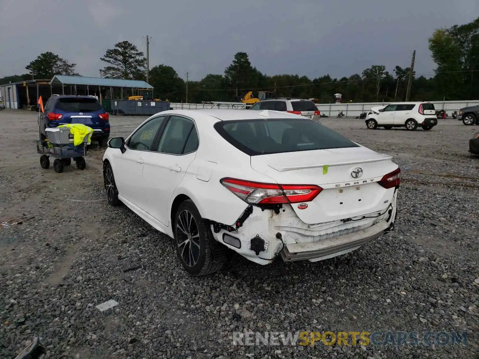 3 Photograph of a damaged car 4T1B11HK6KU818115 TOYOTA CAMRY 2019