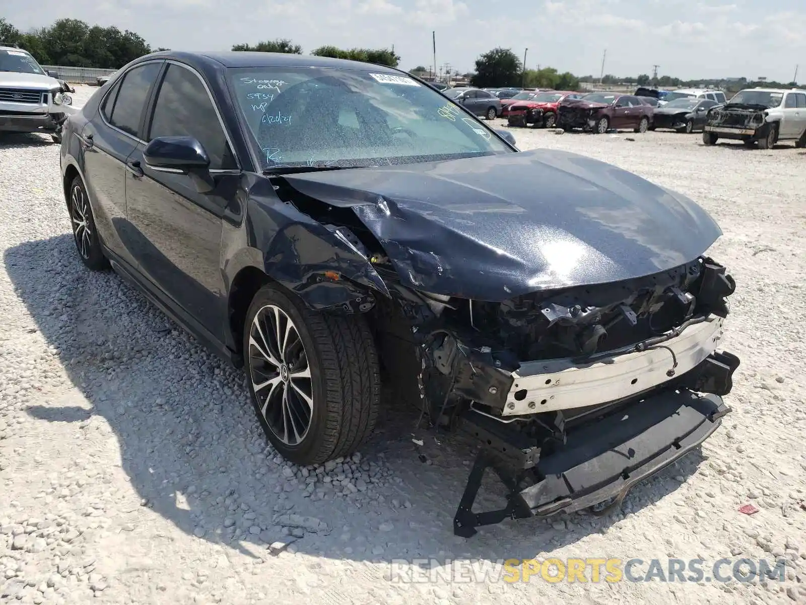 1 Photograph of a damaged car 4T1B11HK6KU819541 TOYOTA CAMRY 2019