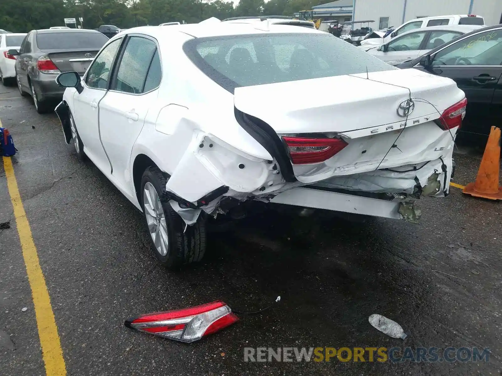 3 Photograph of a damaged car 4T1B11HK6KU821225 TOYOTA CAMRY 2019