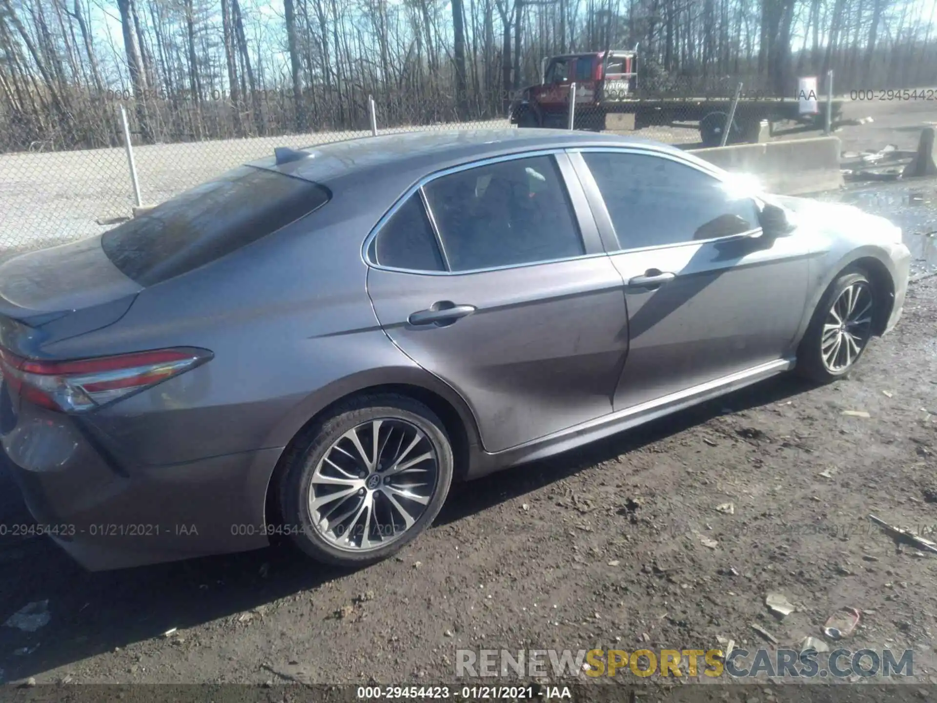 4 Photograph of a damaged car 4T1B11HK6KU827865 TOYOTA CAMRY 2019