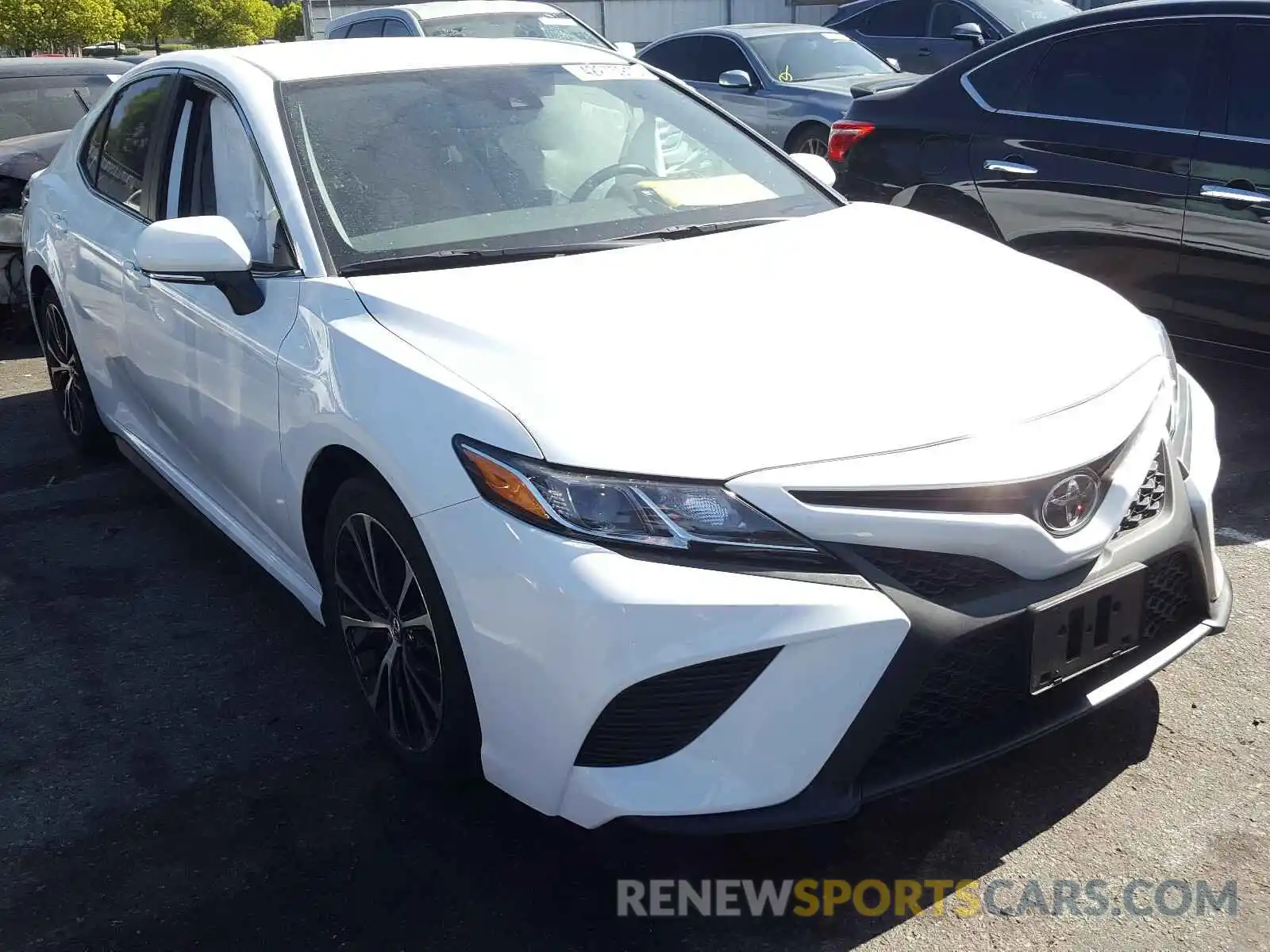 1 Photograph of a damaged car 4T1B11HK6KU830037 TOYOTA CAMRY 2019