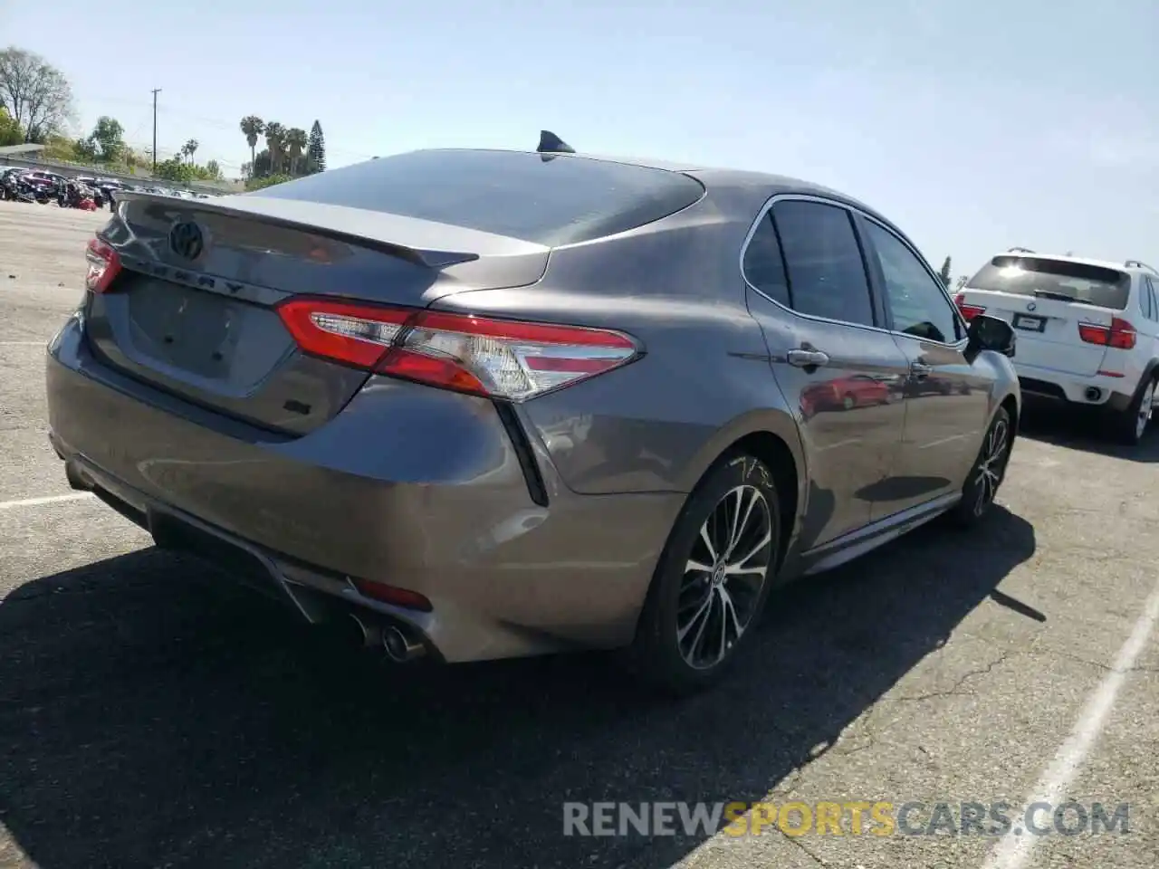 4 Photograph of a damaged car 4T1B11HK6KU838980 TOYOTA CAMRY 2019