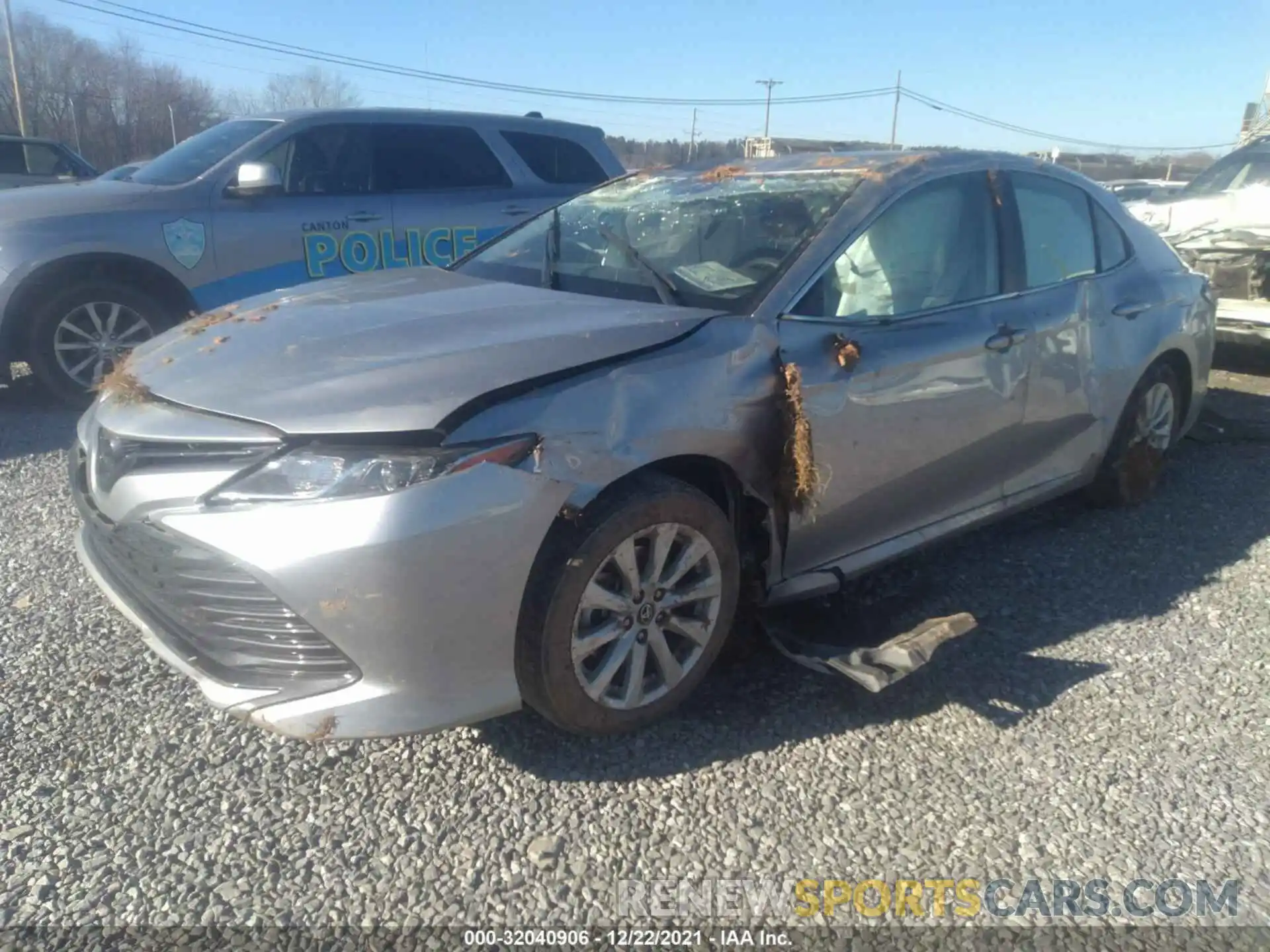 2 Photograph of a damaged car 4T1B11HK6KU843791 TOYOTA CAMRY 2019