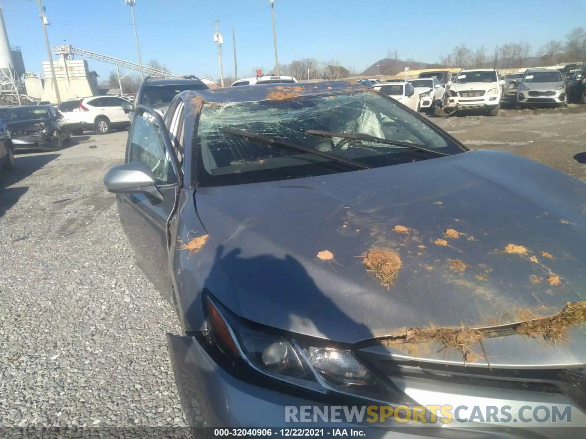 6 Photograph of a damaged car 4T1B11HK6KU843791 TOYOTA CAMRY 2019