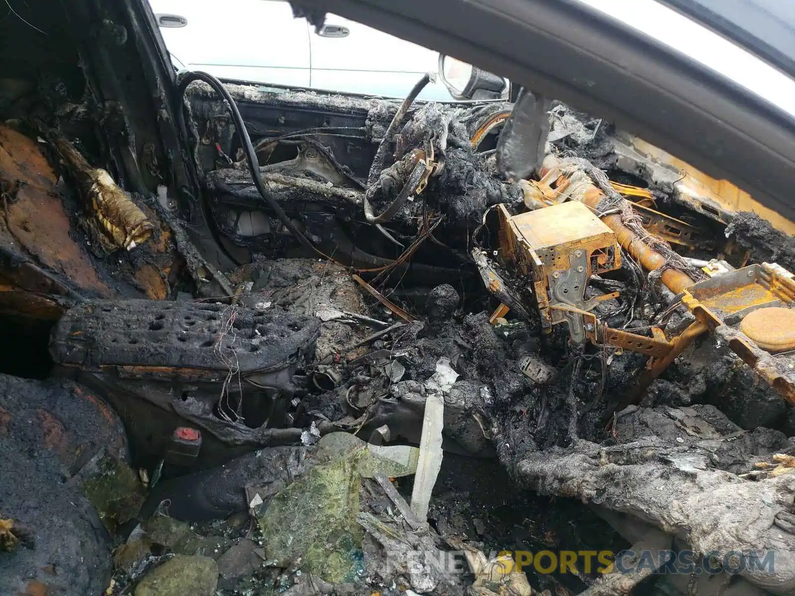 5 Photograph of a damaged car 4T1B11HK6KU844469 TOYOTA CAMRY 2019