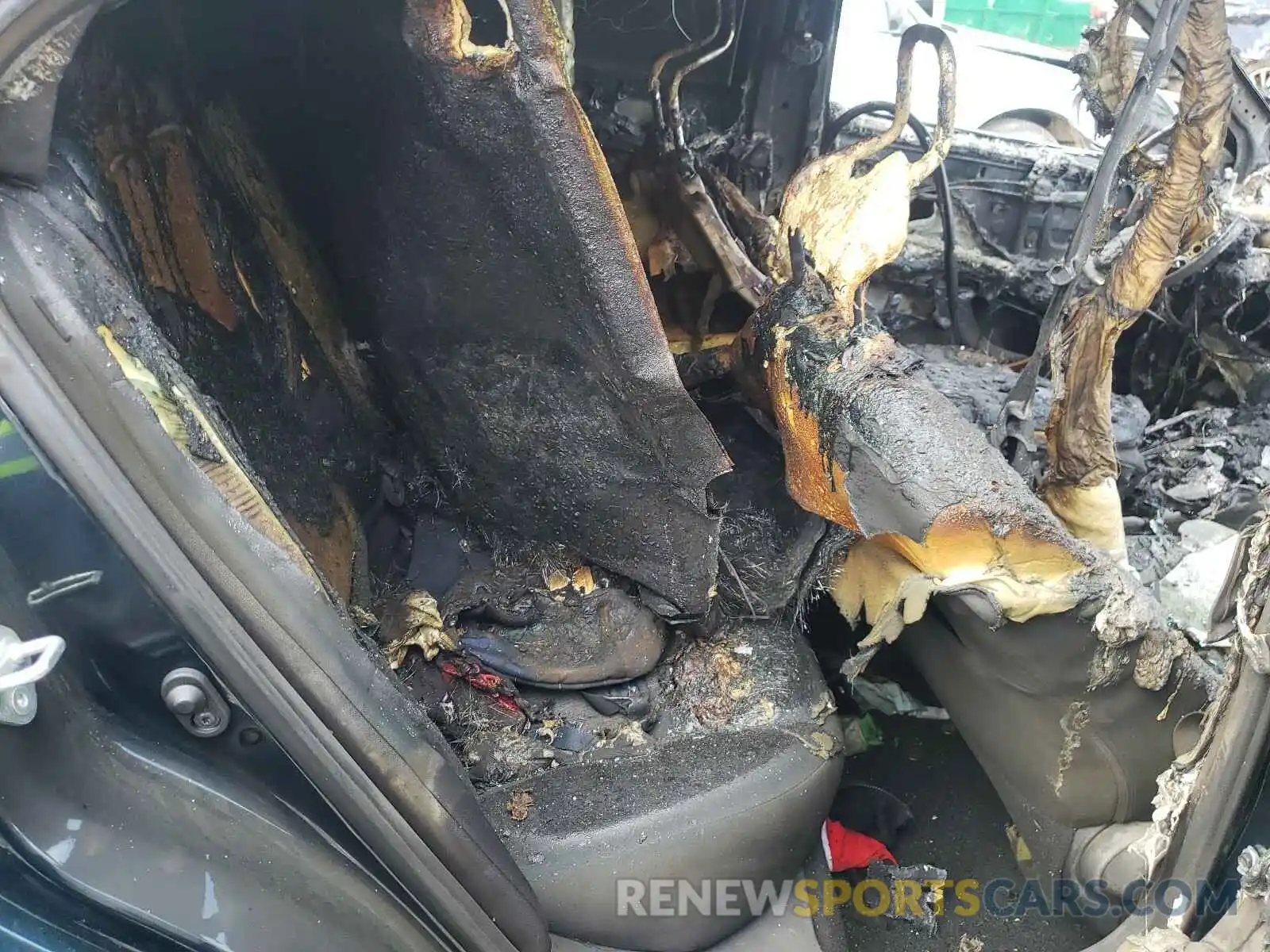 6 Photograph of a damaged car 4T1B11HK6KU844469 TOYOTA CAMRY 2019