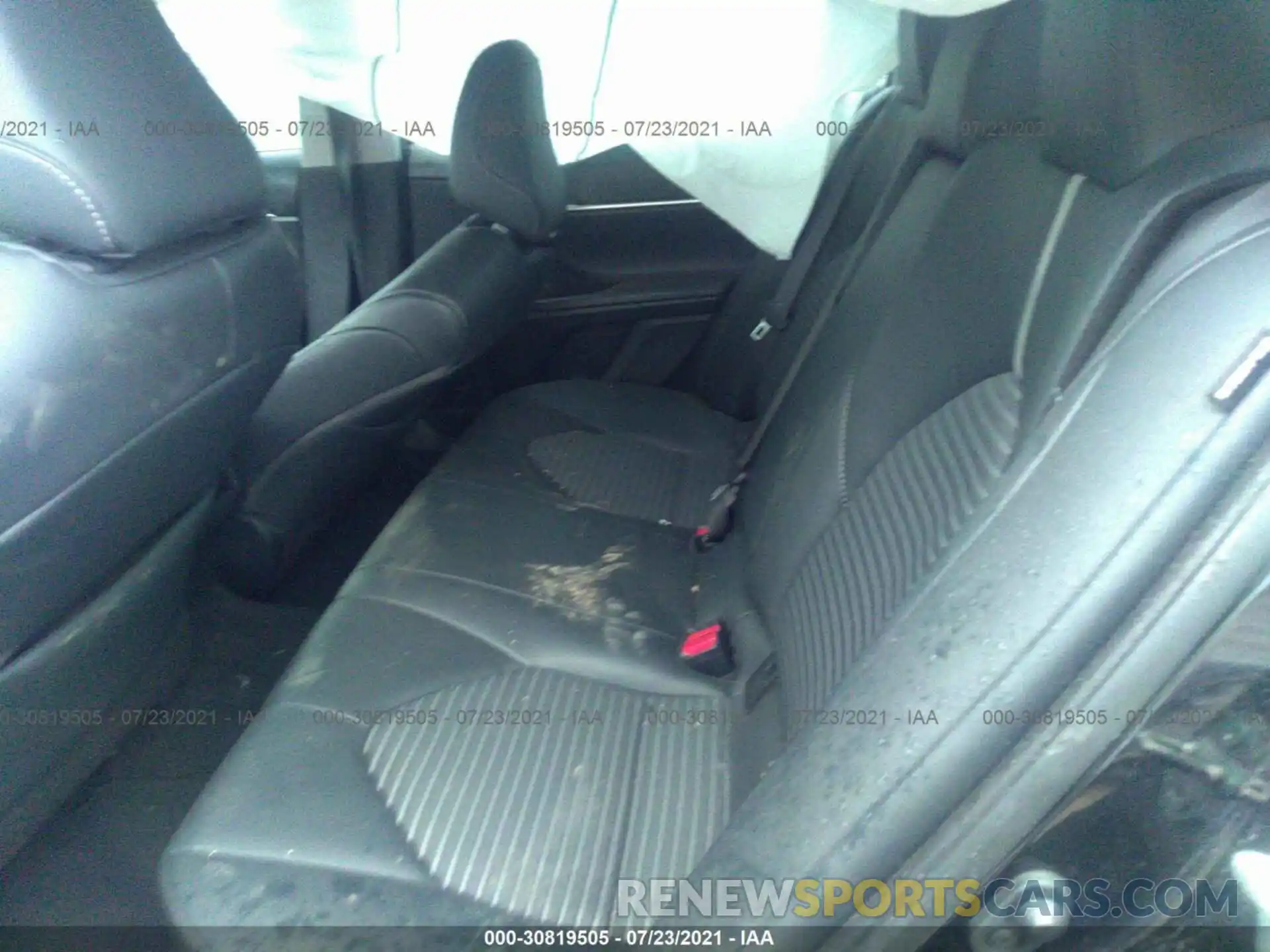 8 Photograph of a damaged car 4T1B11HK6KU844813 TOYOTA CAMRY 2019