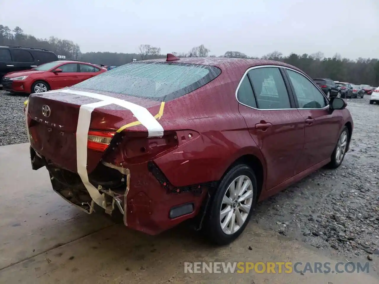 4 Photograph of a damaged car 4T1B11HK6KU846657 TOYOTA CAMRY 2019