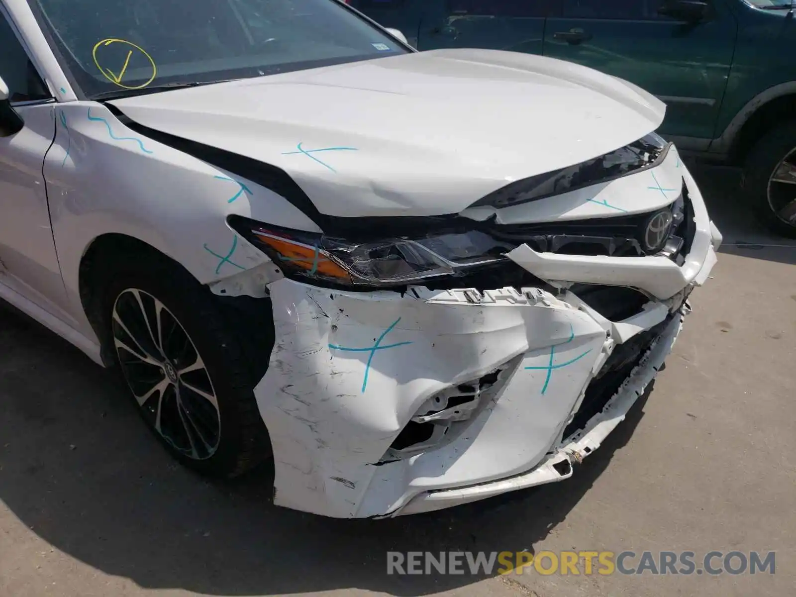 9 Photograph of a damaged car 4T1B11HK6KU847128 TOYOTA CAMRY 2019