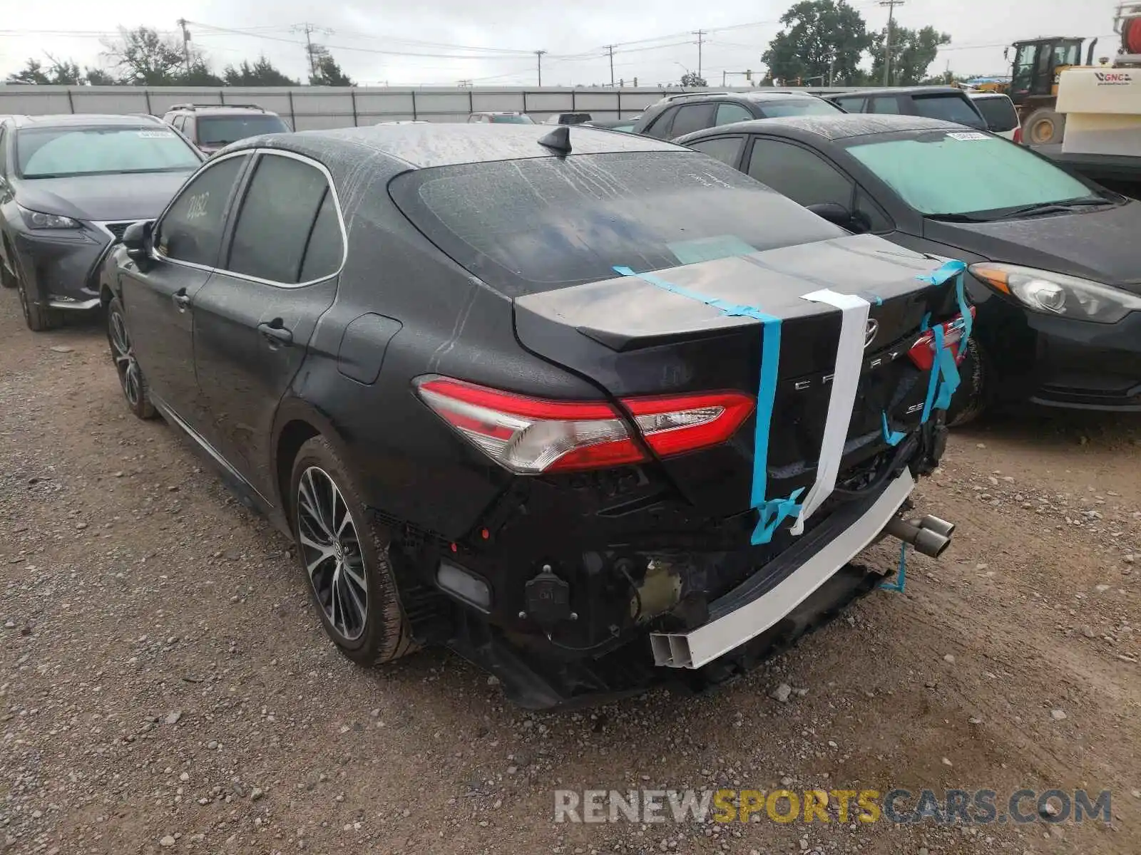 3 Photograph of a damaged car 4T1B11HK6KU848442 TOYOTA CAMRY 2019