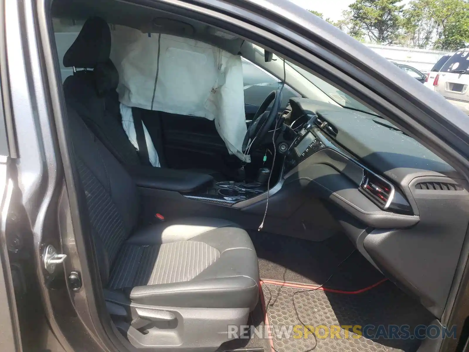 5 Photograph of a damaged car 4T1B11HK6KU848604 TOYOTA CAMRY 2019