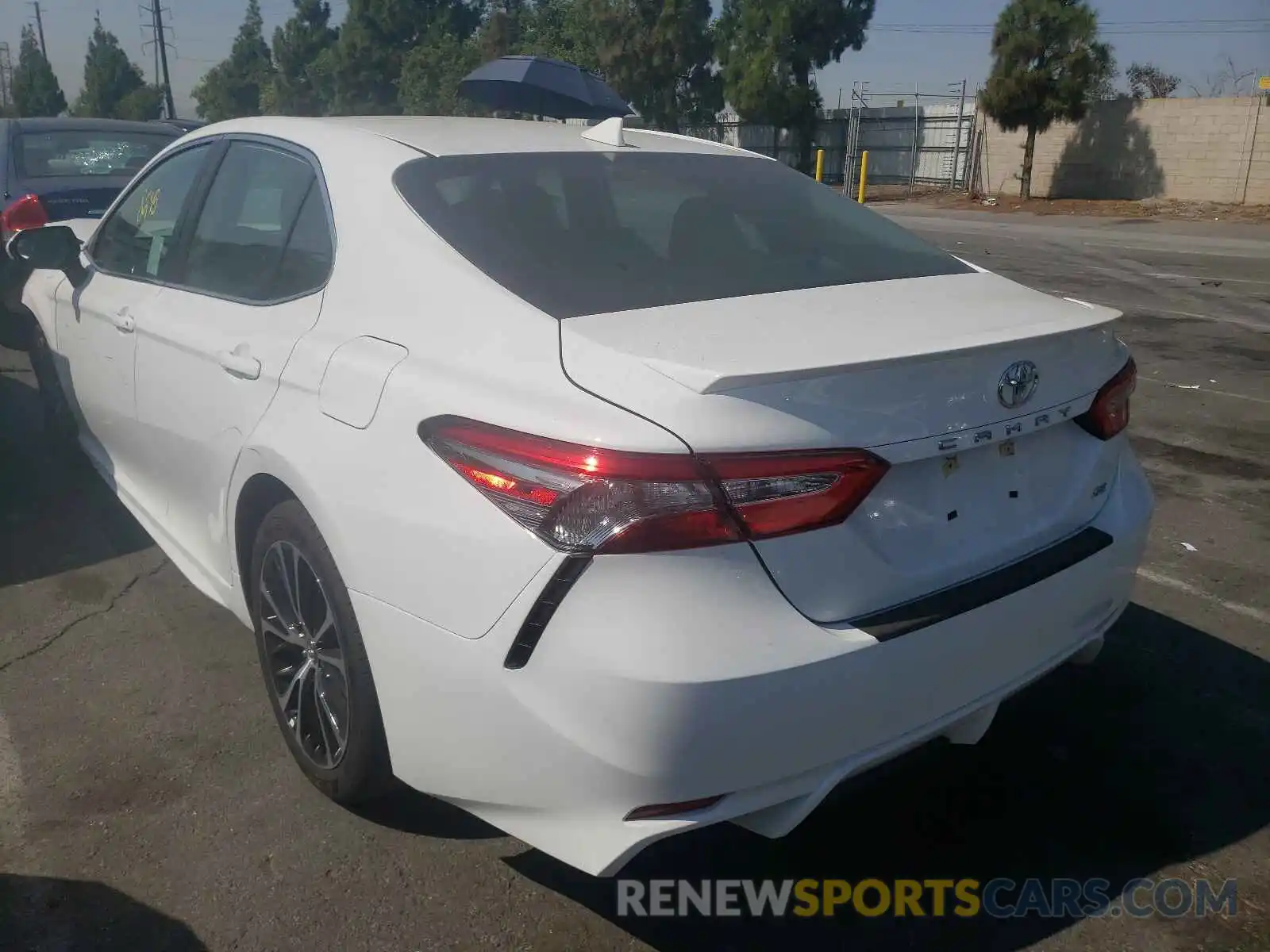 3 Photograph of a damaged car 4T1B11HK6KU850448 TOYOTA CAMRY 2019