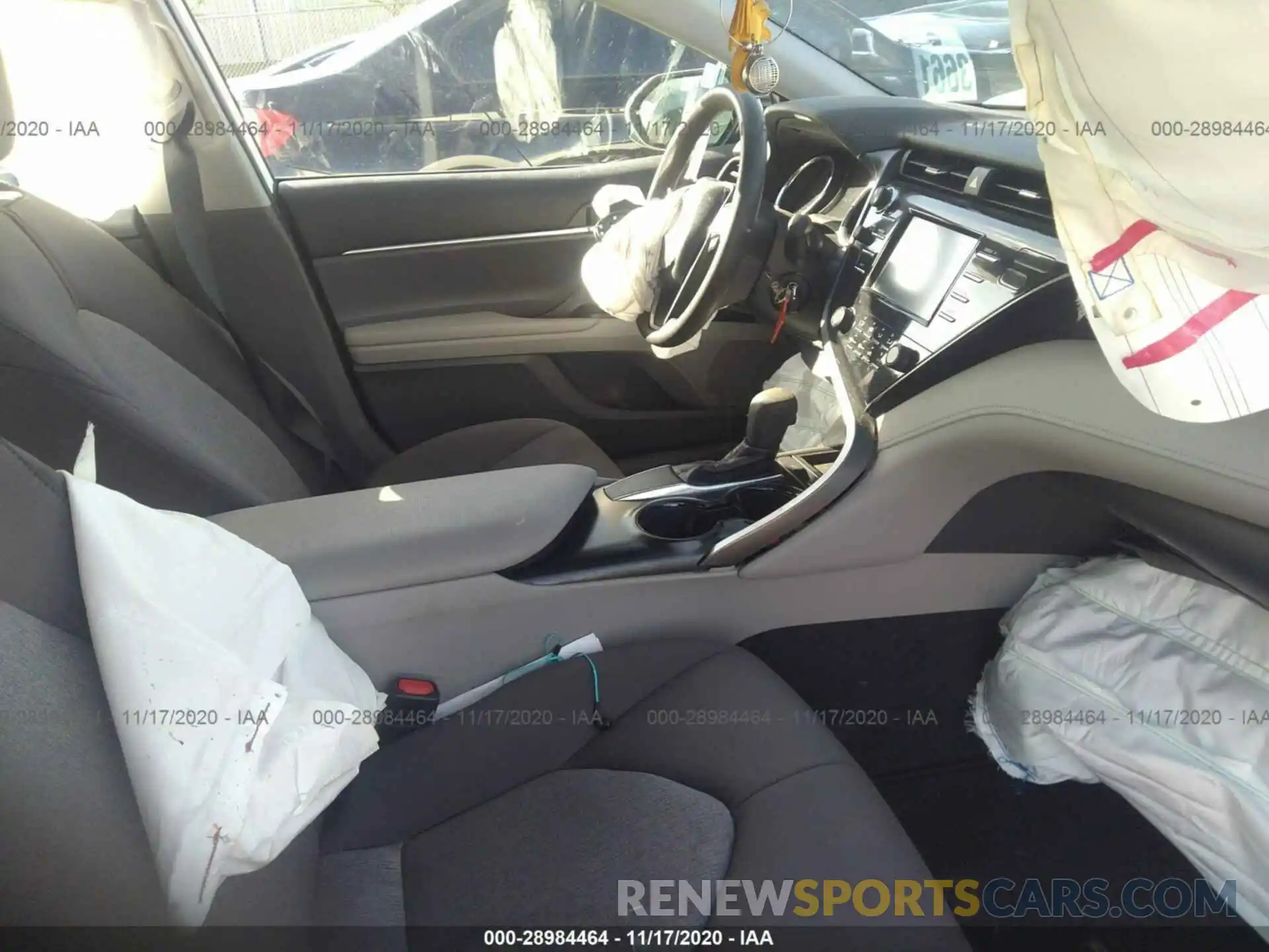 5 Photograph of a damaged car 4T1B11HK6KU856752 TOYOTA CAMRY 2019