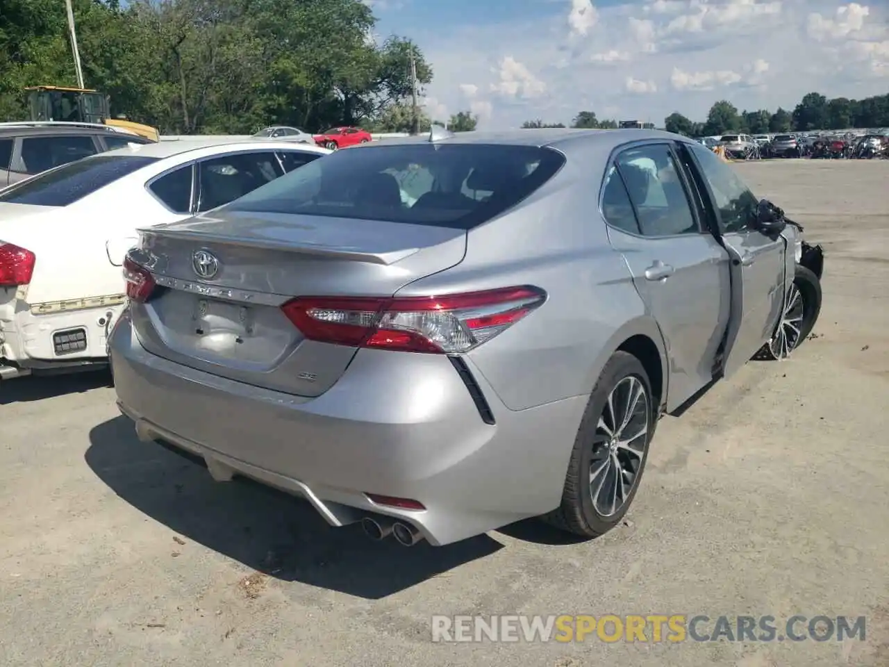 4 Photograph of a damaged car 4T1B11HK7KU162295 TOYOTA CAMRY 2019