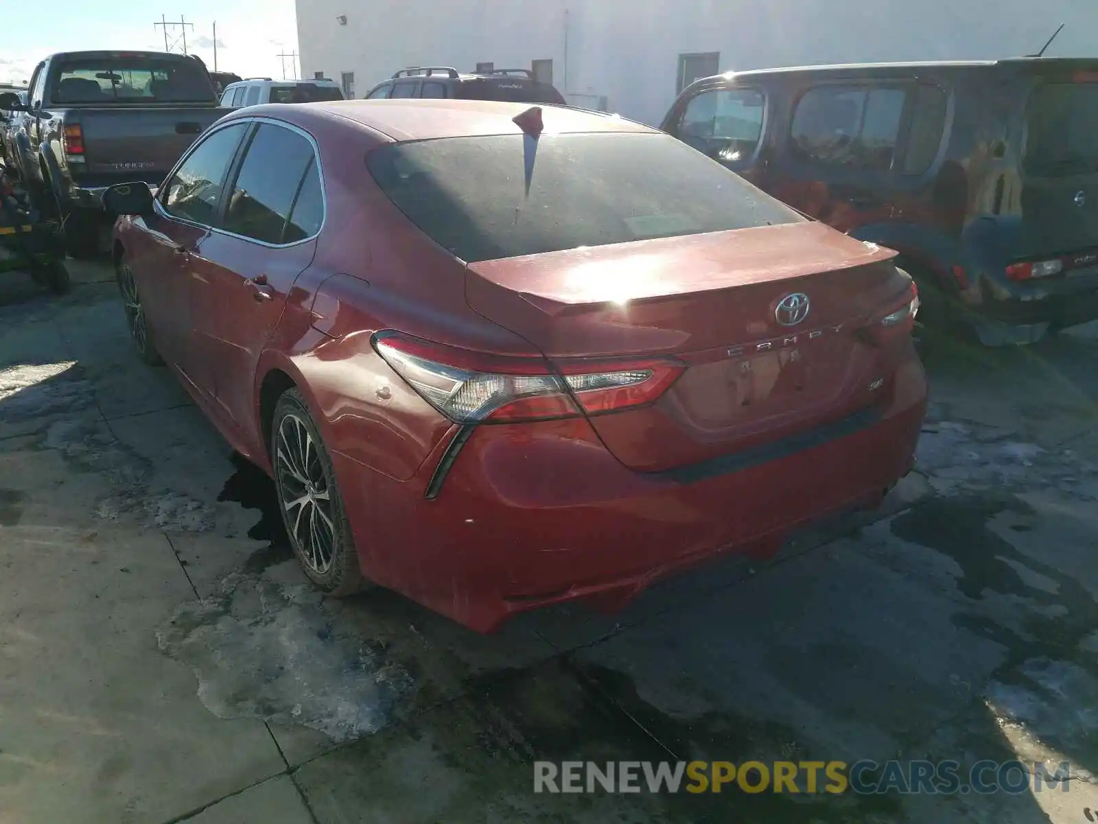 3 Photograph of a damaged car 4T1B11HK7KU162569 TOYOTA CAMRY 2019