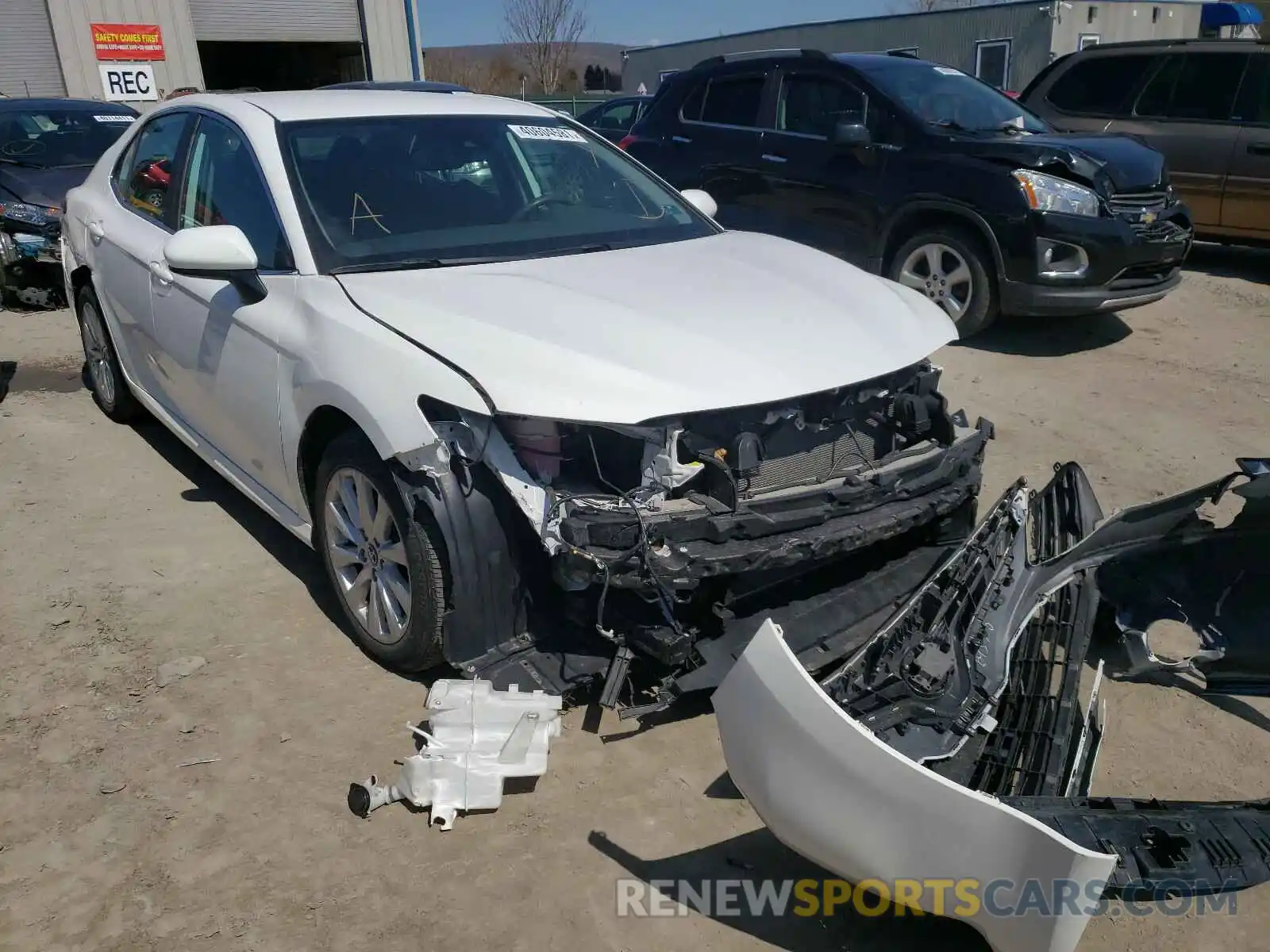 1 Photograph of a damaged car 4T1B11HK7KU162751 TOYOTA CAMRY 2019