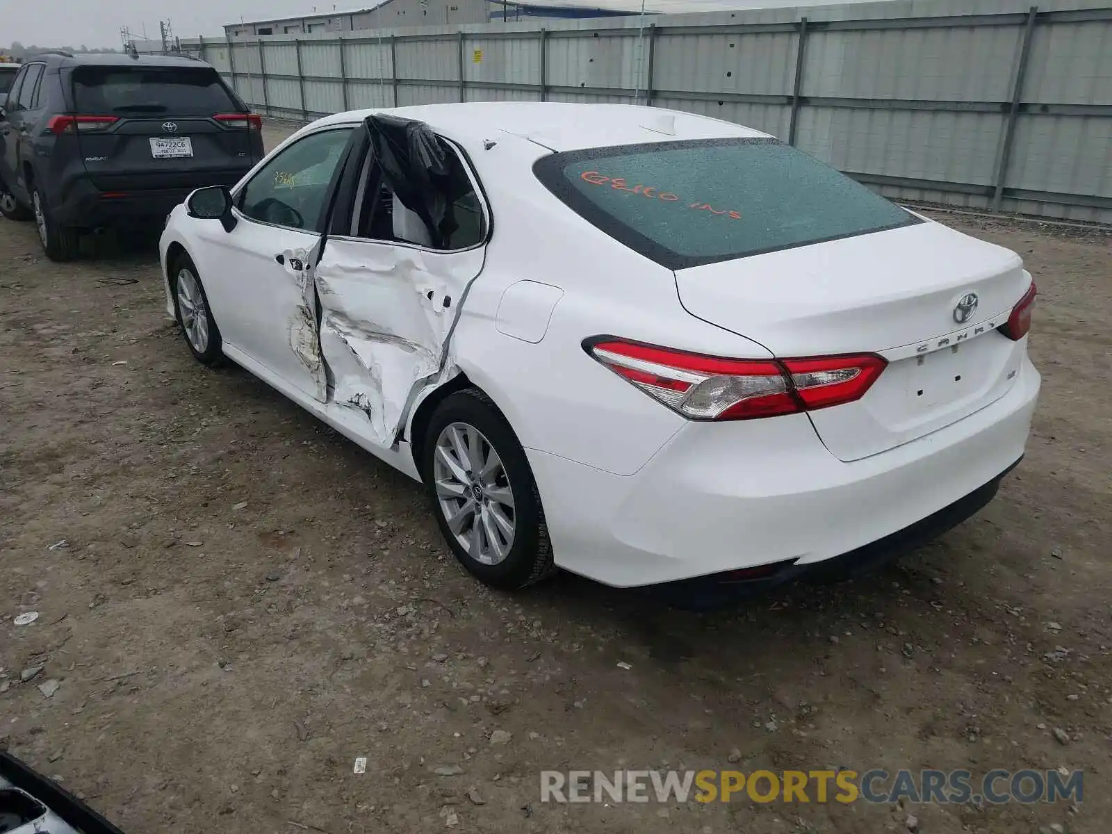 3 Фотография поврежденного автомобиля 4T1B11HK7KU163415 TOYOTA CAMRY 2019