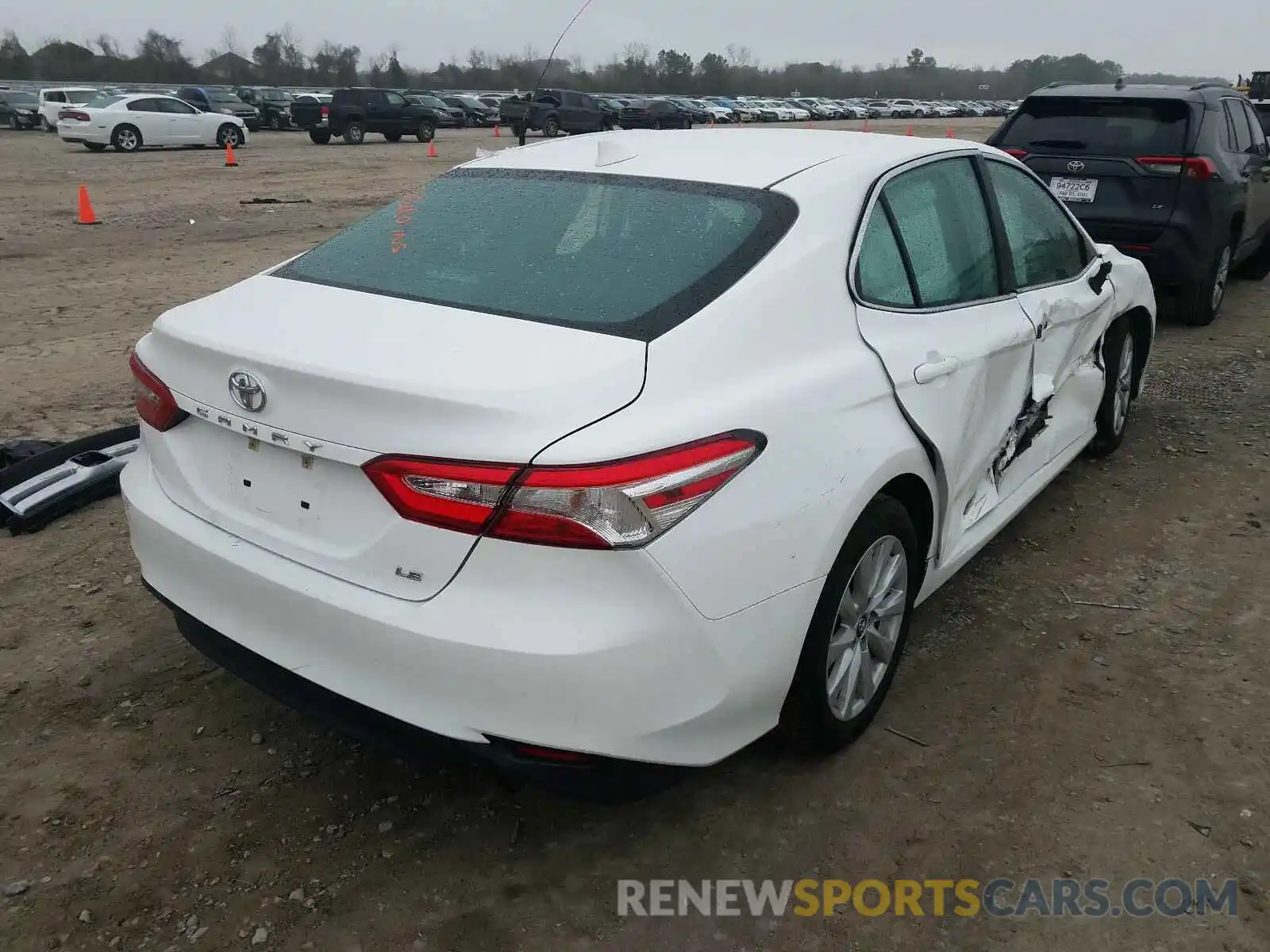 4 Фотография поврежденного автомобиля 4T1B11HK7KU163415 TOYOTA CAMRY 2019