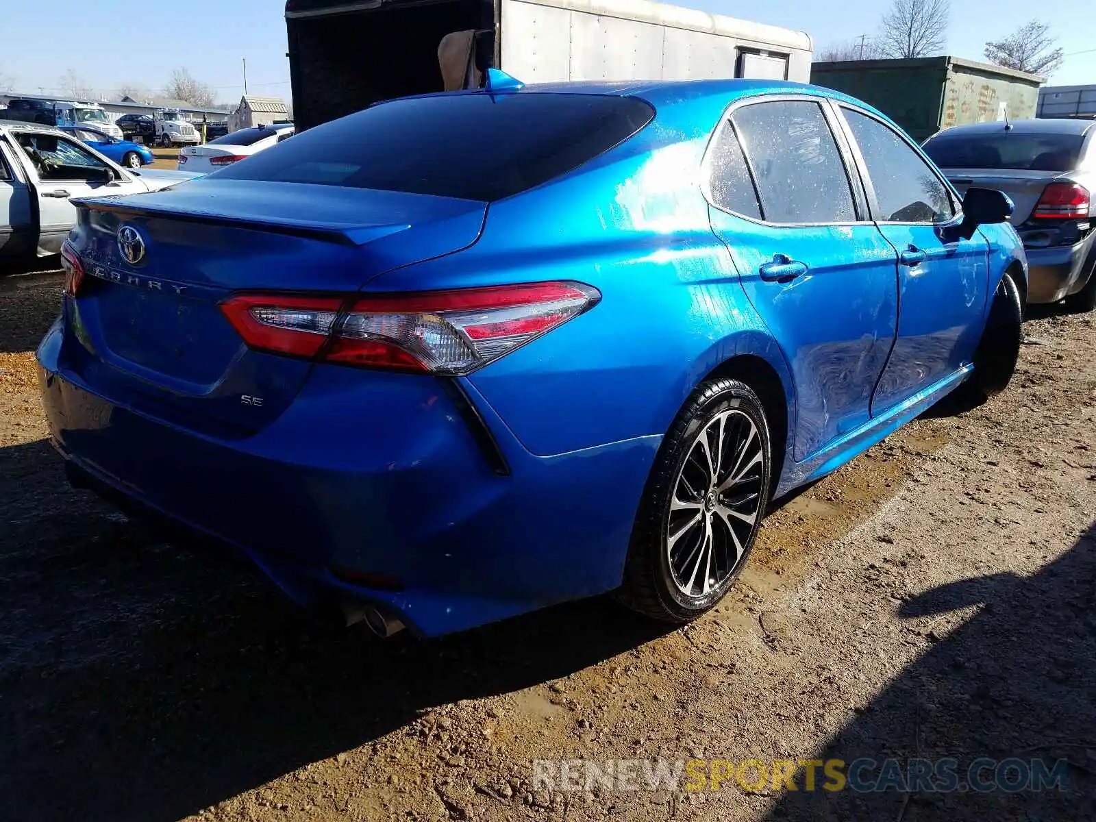 4 Фотография поврежденного автомобиля 4T1B11HK7KU169439 TOYOTA CAMRY 2019