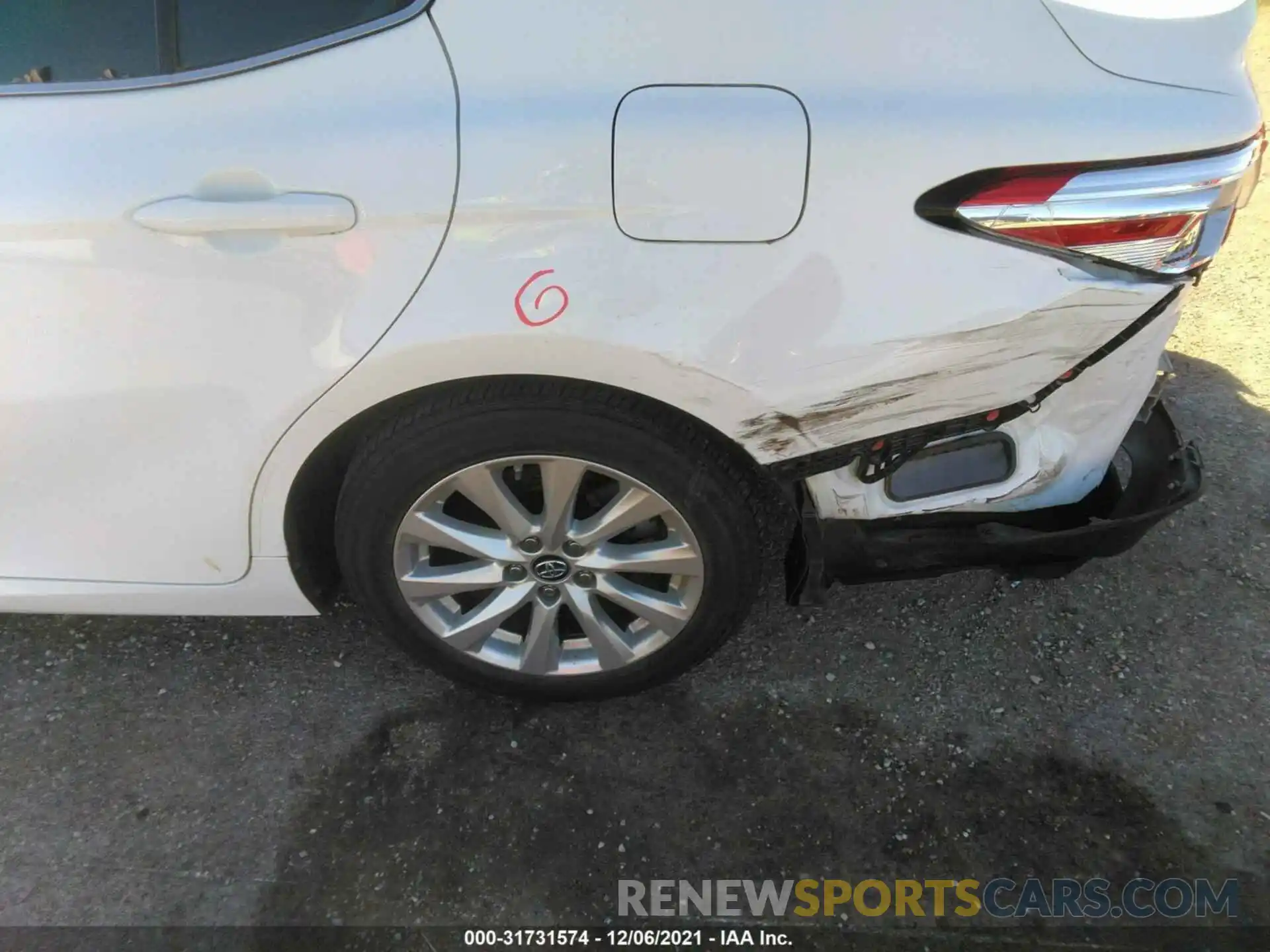 13 Photograph of a damaged car 4T1B11HK7KU170820 TOYOTA CAMRY 2019