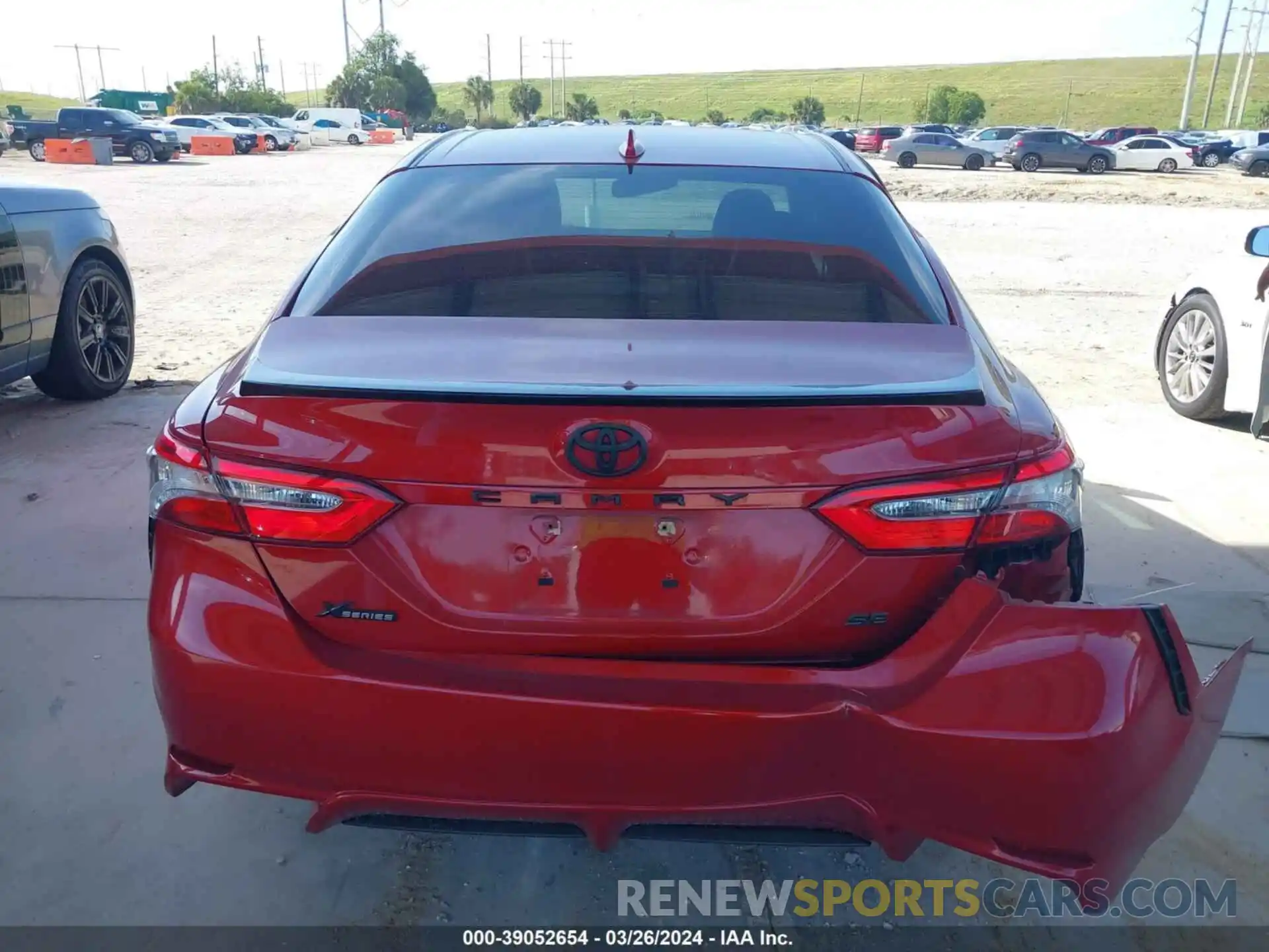 16 Photograph of a damaged car 4T1B11HK7KU177816 TOYOTA CAMRY 2019