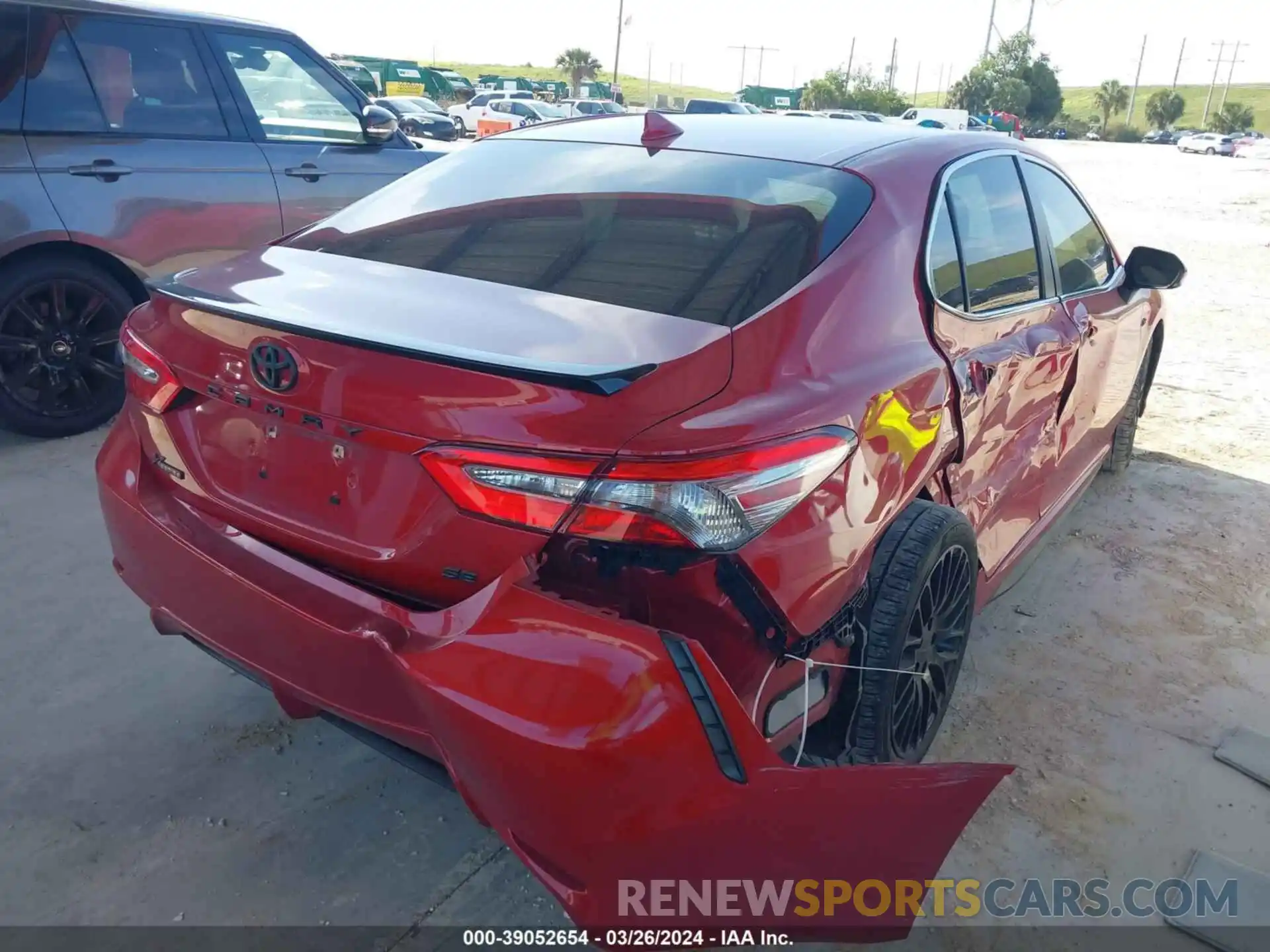 4 Photograph of a damaged car 4T1B11HK7KU177816 TOYOTA CAMRY 2019