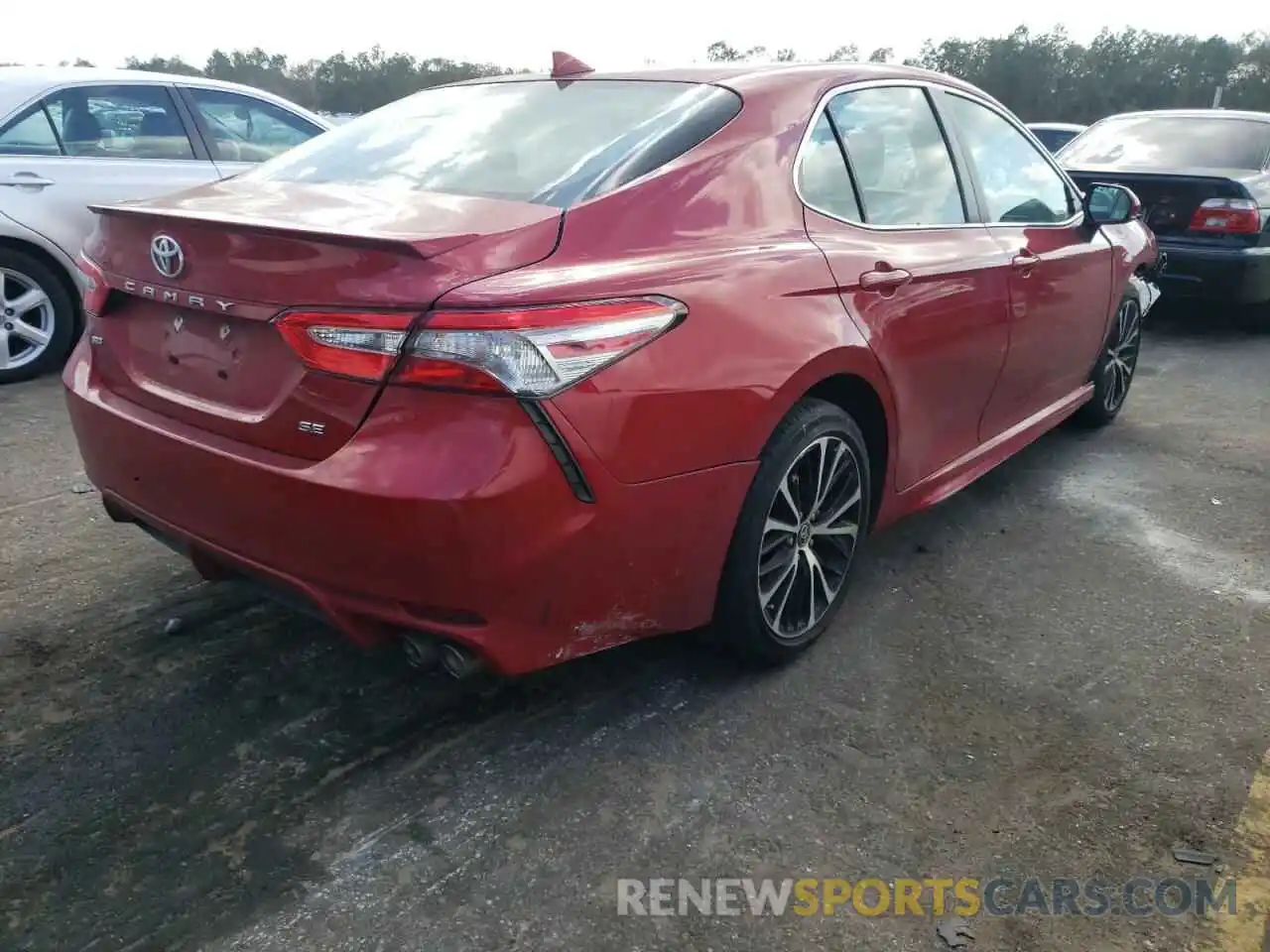 4 Photograph of a damaged car 4T1B11HK7KU191909 TOYOTA CAMRY 2019