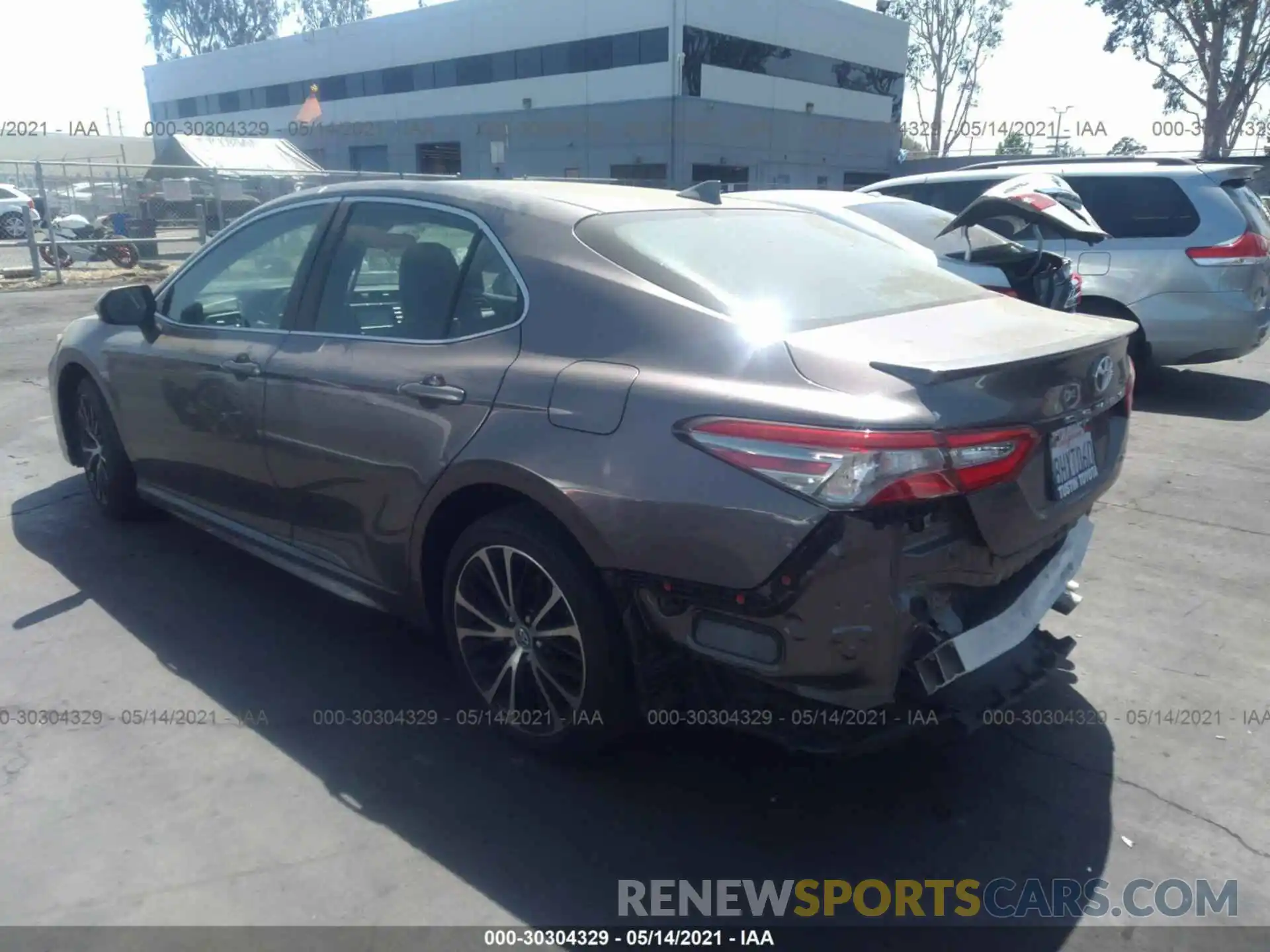 3 Photograph of a damaged car 4T1B11HK7KU193370 TOYOTA CAMRY 2019