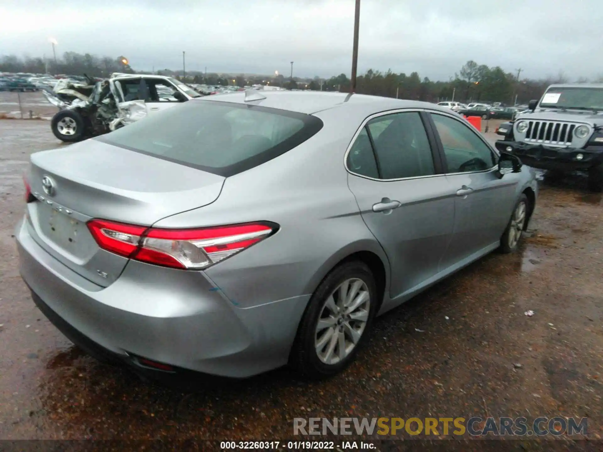 4 Photograph of a damaged car 4T1B11HK7KU196298 TOYOTA CAMRY 2019