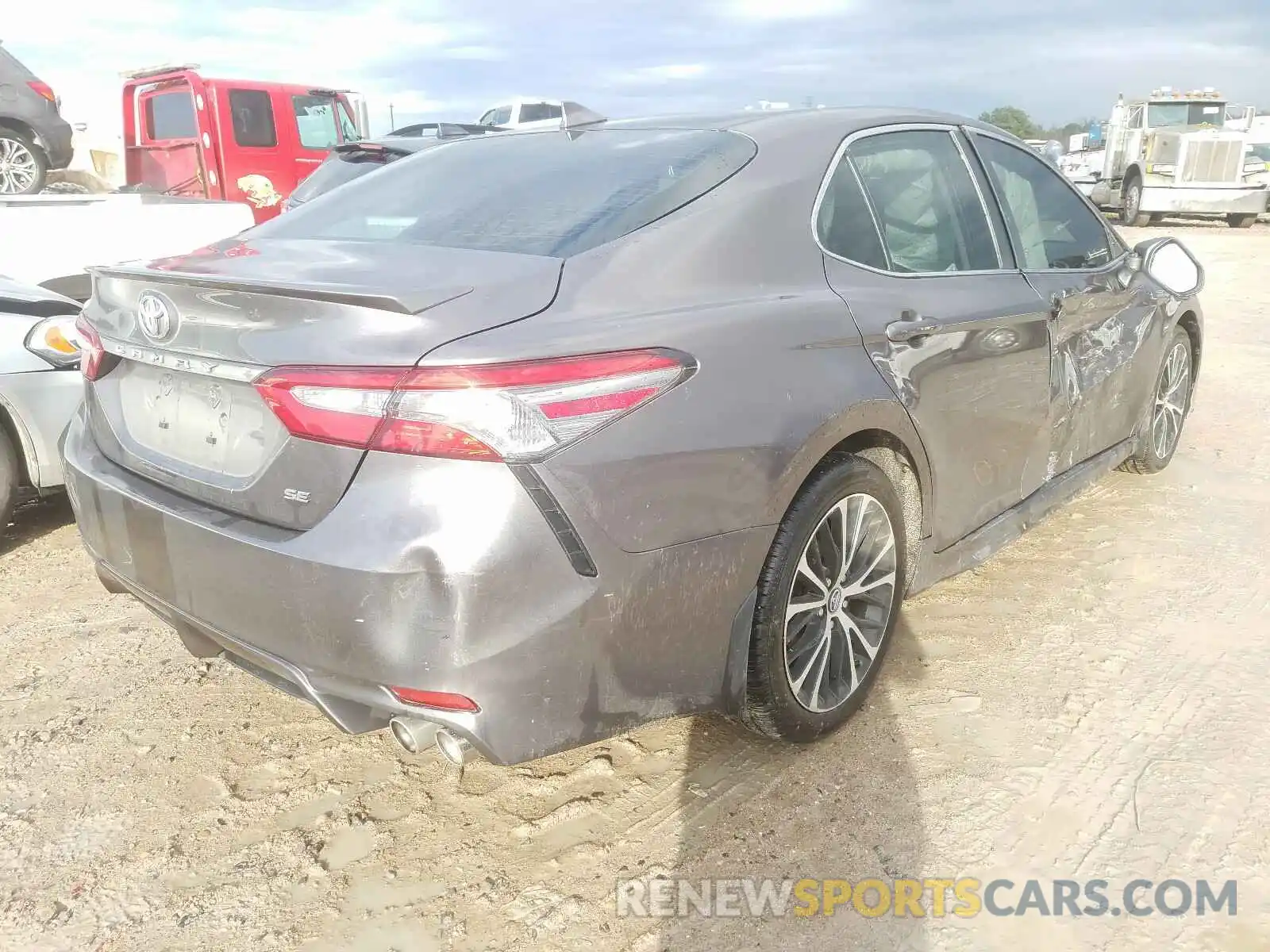 4 Photograph of a damaged car 4T1B11HK7KU197547 TOYOTA CAMRY 2019