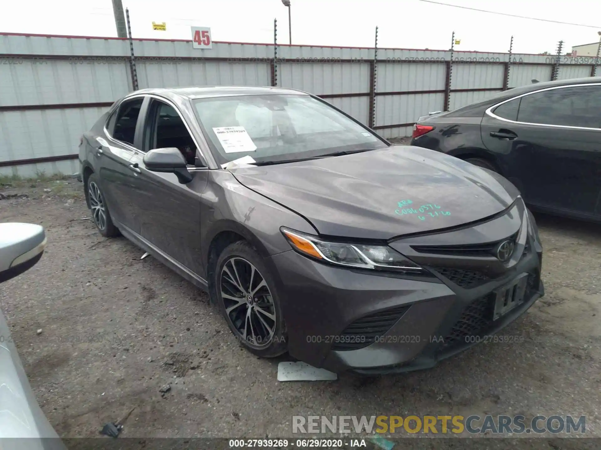 1 Photograph of a damaged car 4T1B11HK7KU198312 TOYOTA CAMRY 2019