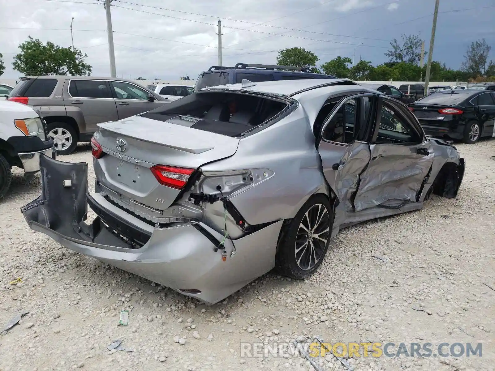 4 Photograph of a damaged car 4T1B11HK7KU200687 TOYOTA CAMRY 2019