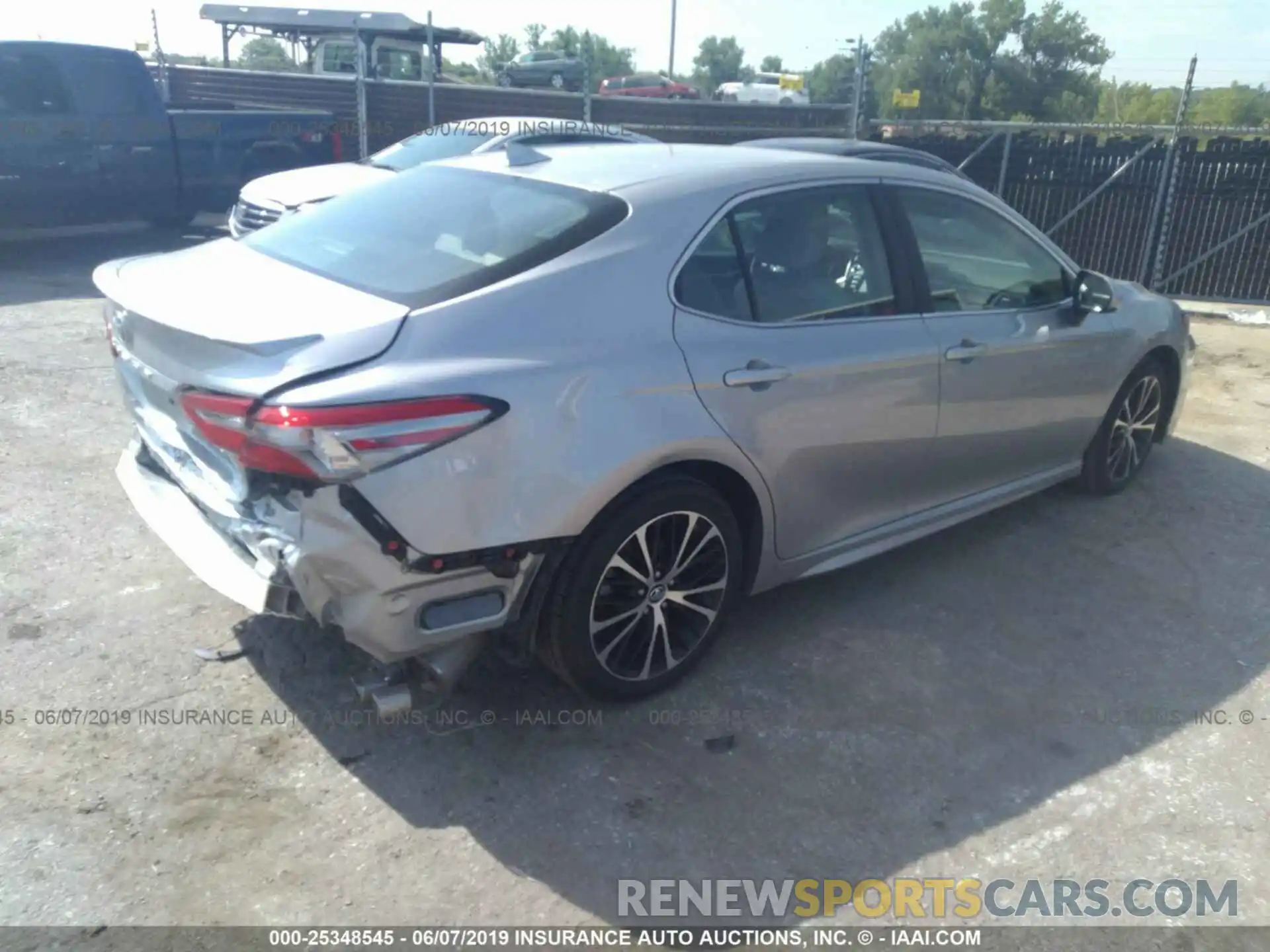 4 Photograph of a damaged car 4T1B11HK7KU206084 TOYOTA CAMRY 2019