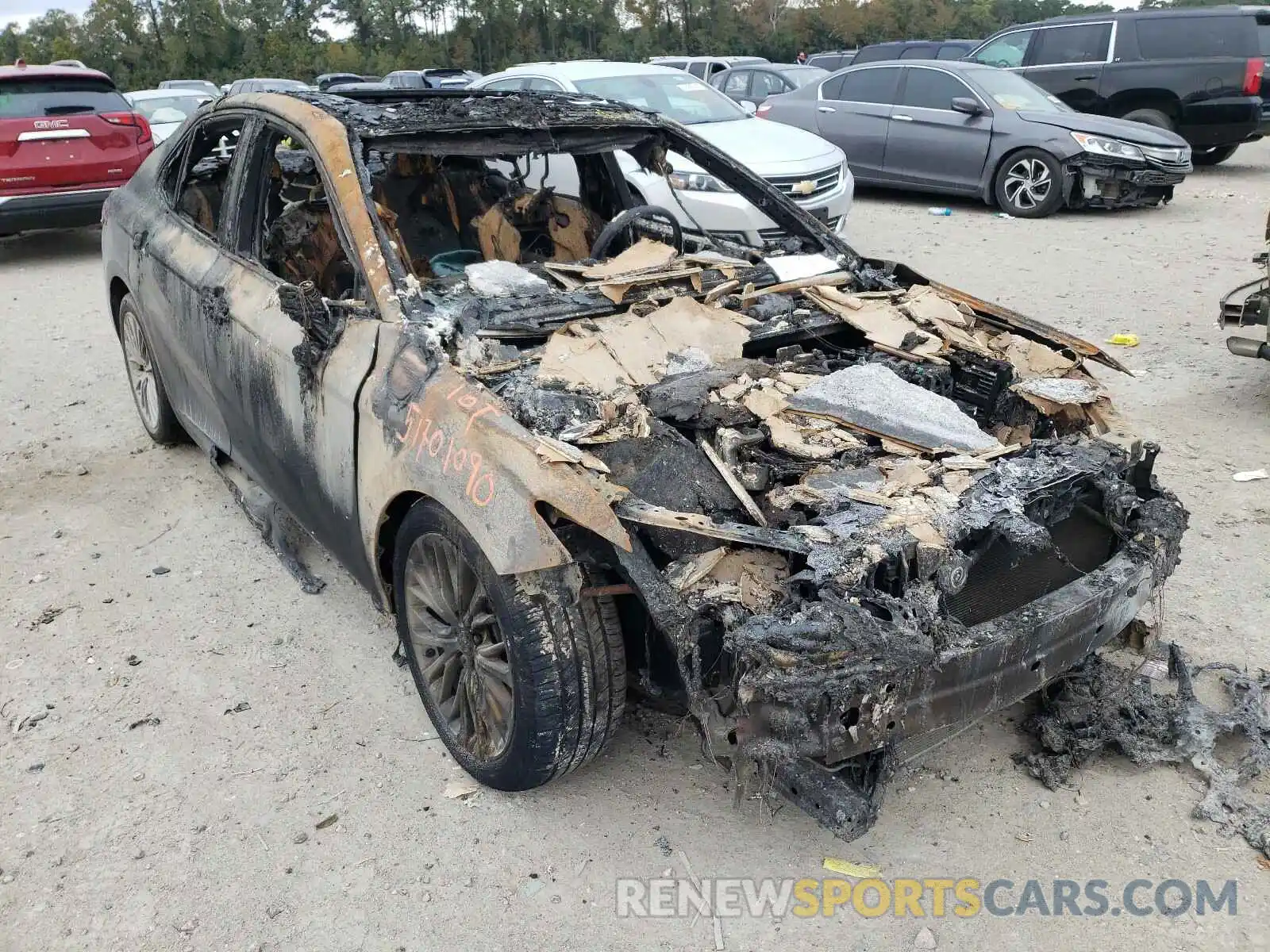 1 Photograph of a damaged car 4T1B11HK7KU211513 TOYOTA CAMRY 2019