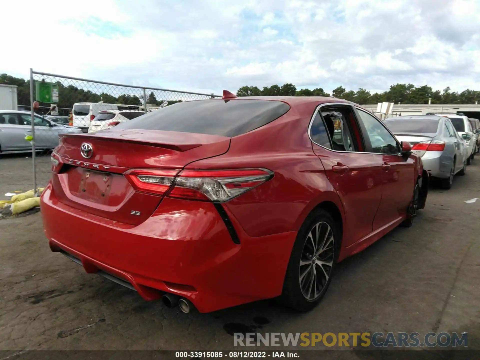 4 Photograph of a damaged car 4T1B11HK7KU212418 TOYOTA CAMRY 2019