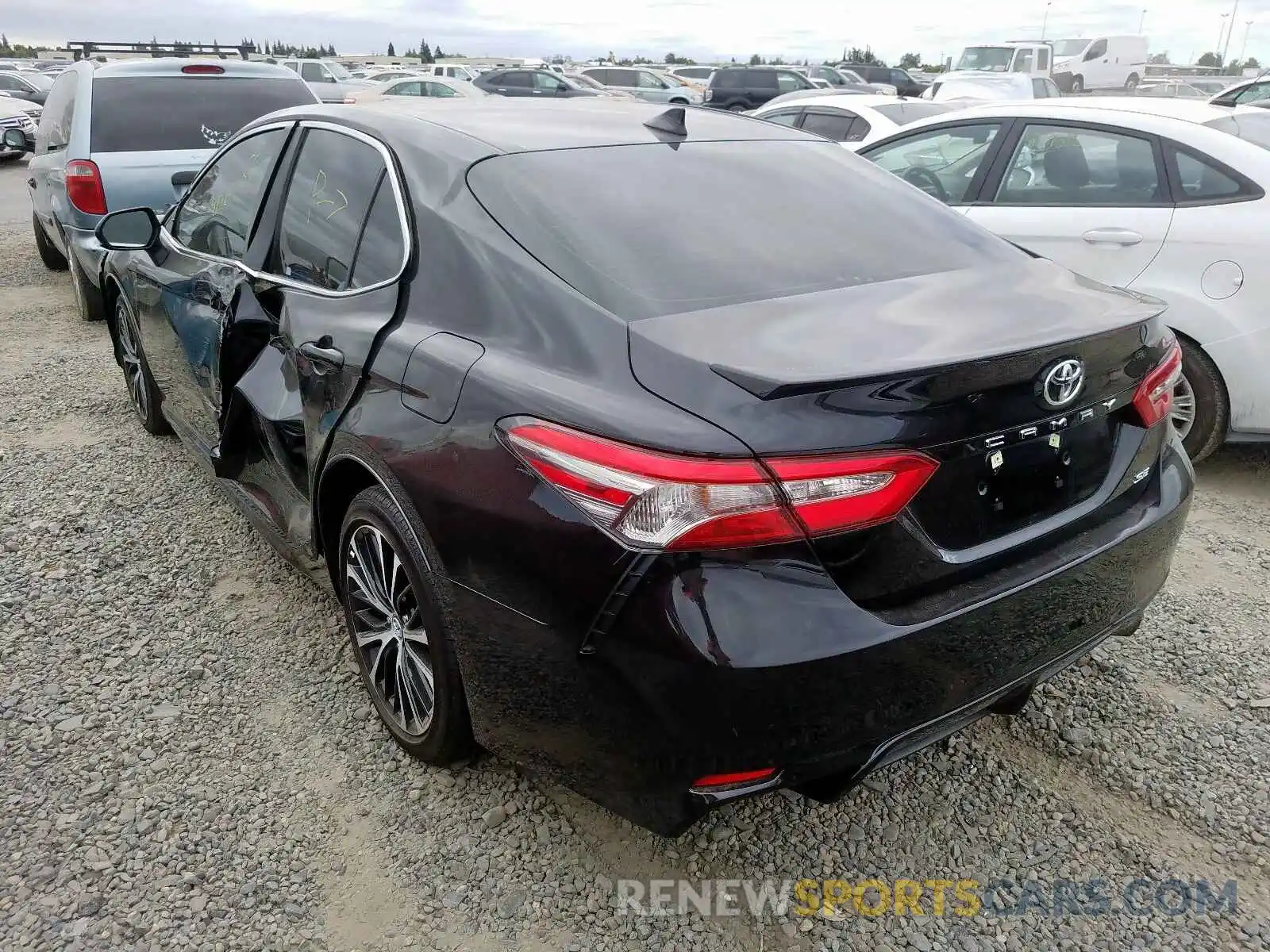 3 Photograph of a damaged car 4T1B11HK7KU213150 TOYOTA CAMRY 2019