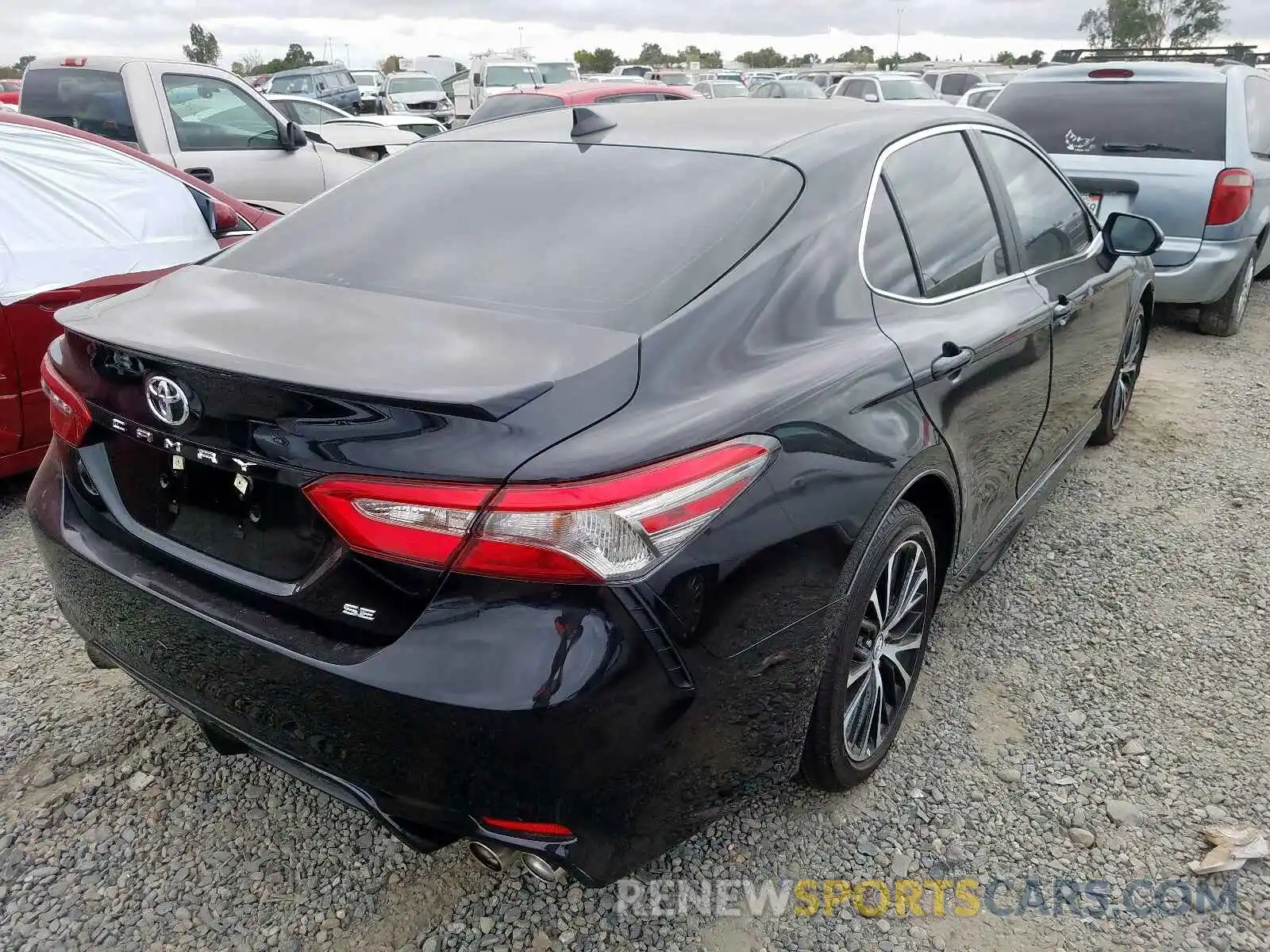 4 Photograph of a damaged car 4T1B11HK7KU213150 TOYOTA CAMRY 2019