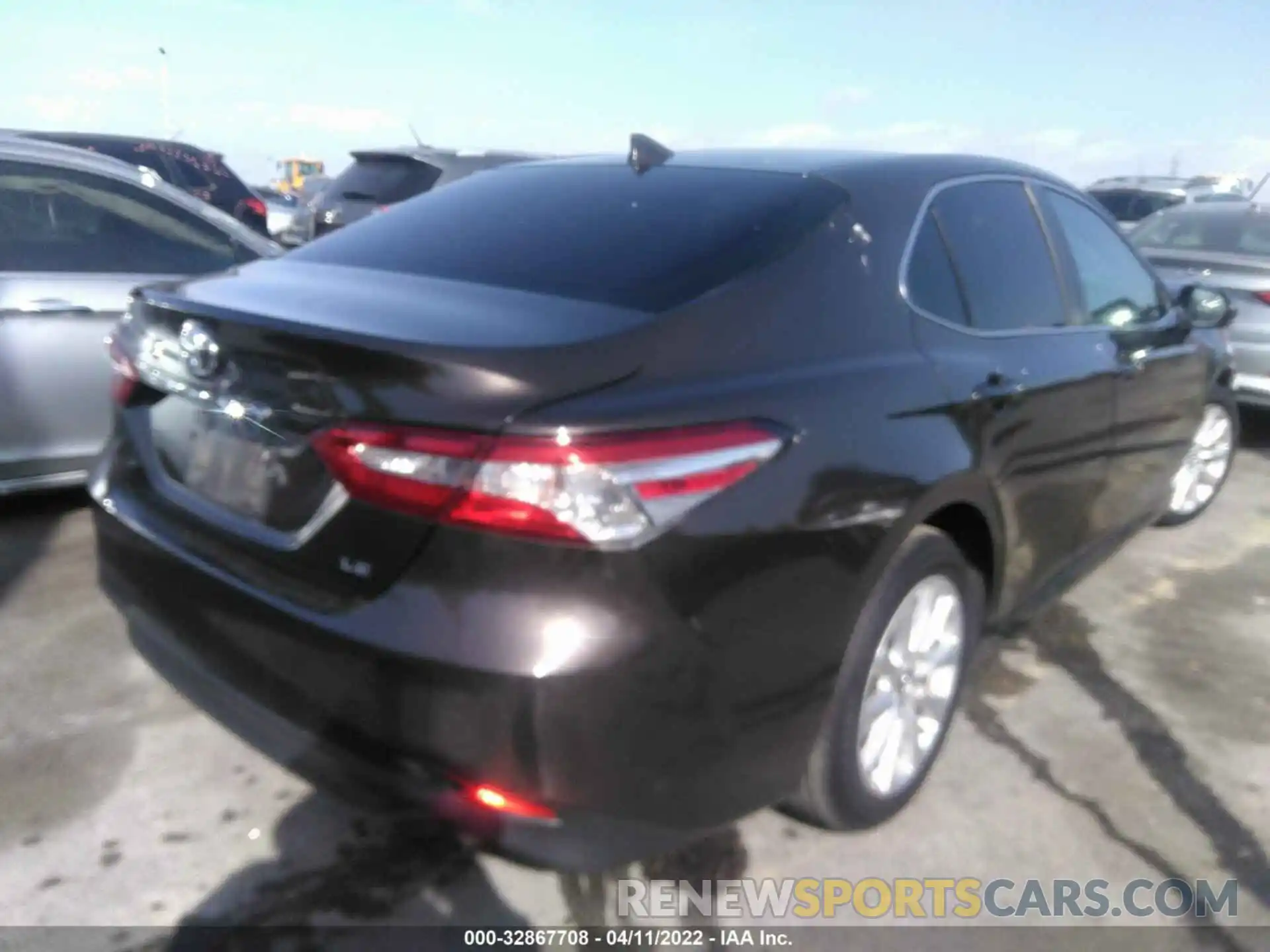 4 Фотография поврежденного автомобиля 4T1B11HK7KU213360 TOYOTA CAMRY 2019