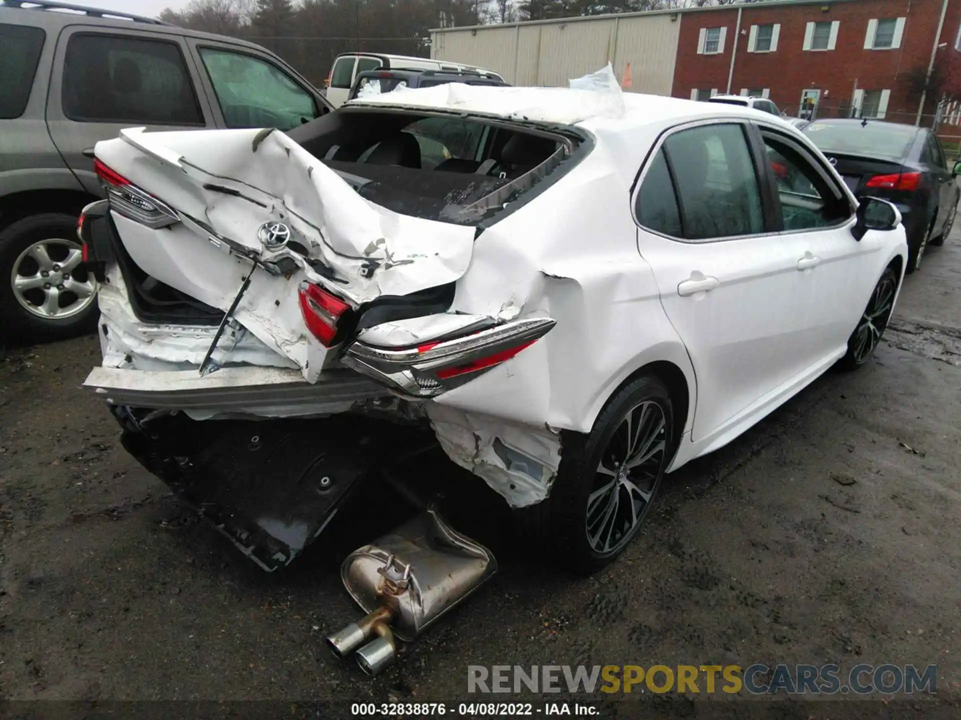 4 Photograph of a damaged car 4T1B11HK7KU213410 TOYOTA CAMRY 2019