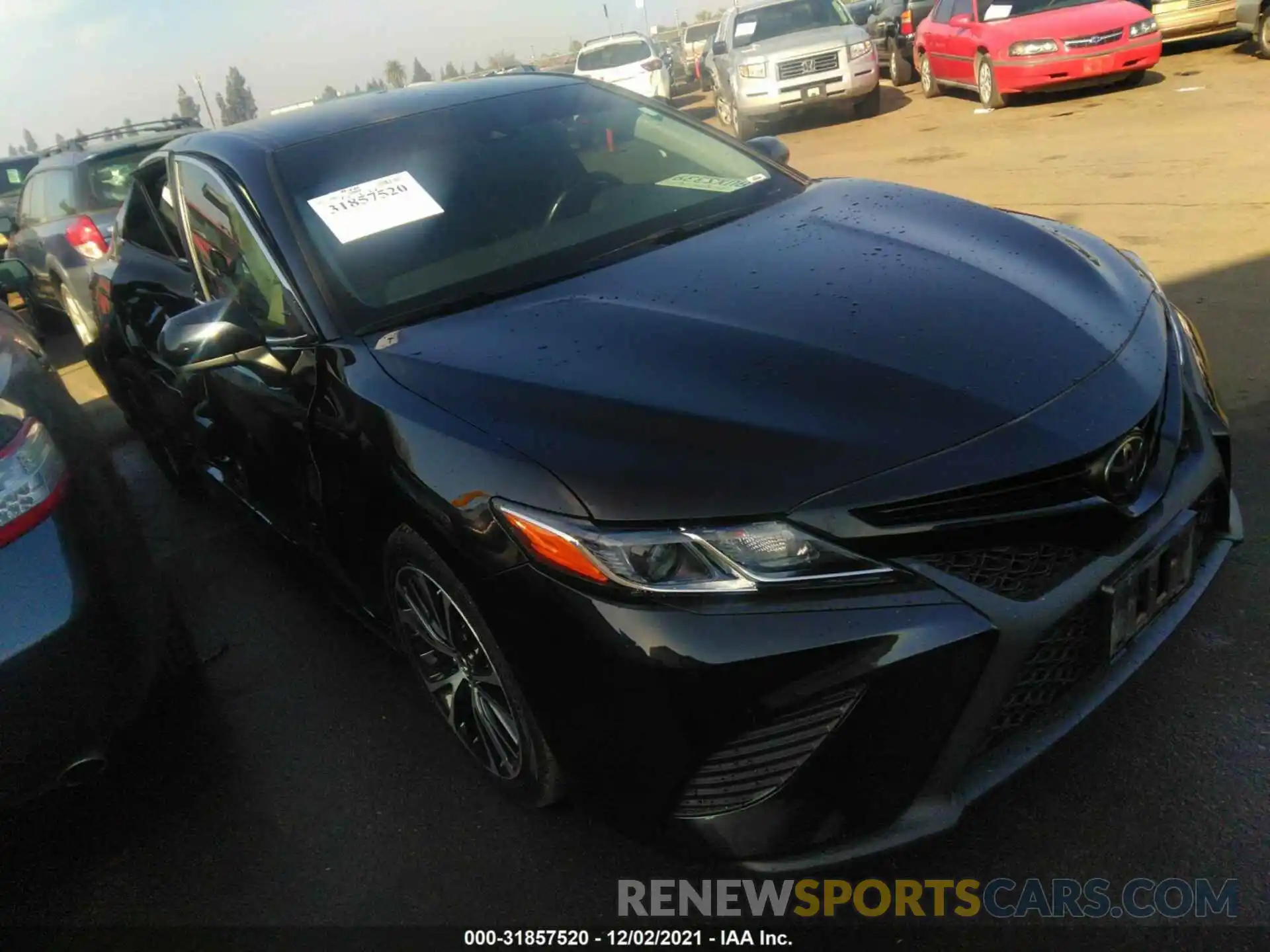 1 Photograph of a damaged car 4T1B11HK7KU215593 TOYOTA CAMRY 2019