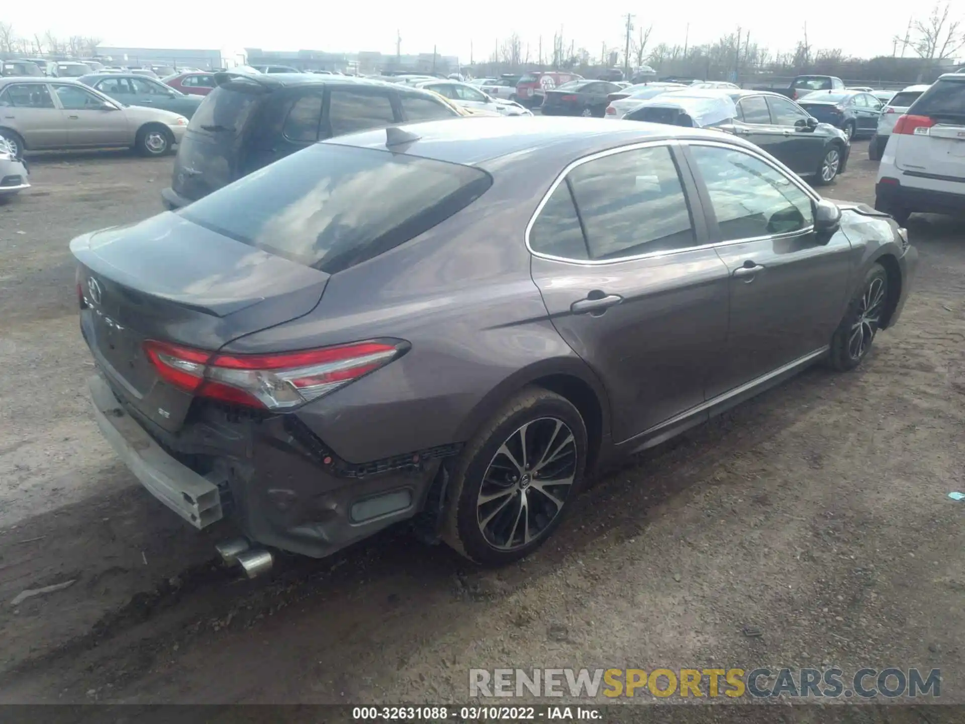 4 Фотография поврежденного автомобиля 4T1B11HK7KU215626 TOYOTA CAMRY 2019