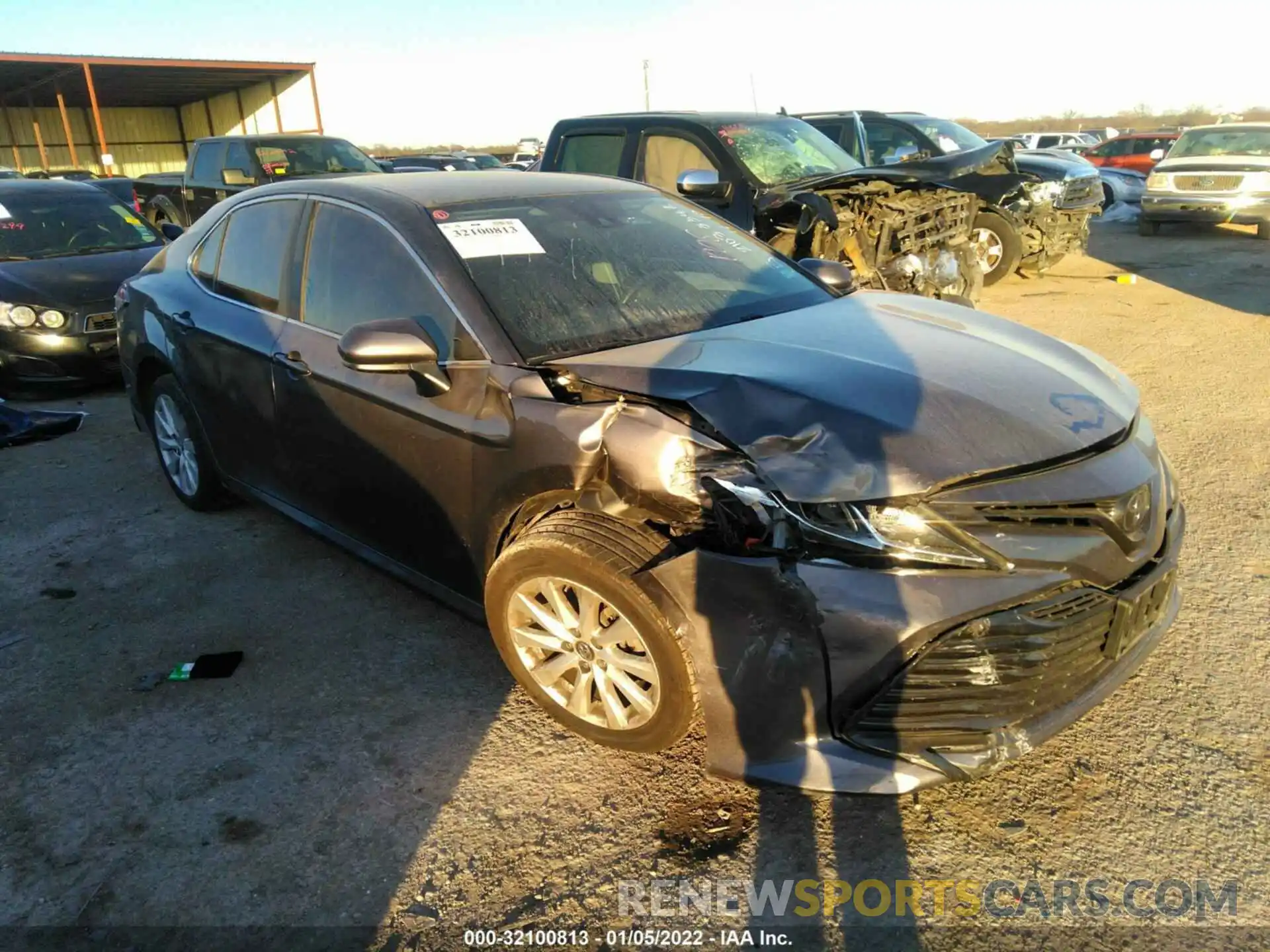 1 Photograph of a damaged car 4T1B11HK7KU215691 TOYOTA CAMRY 2019