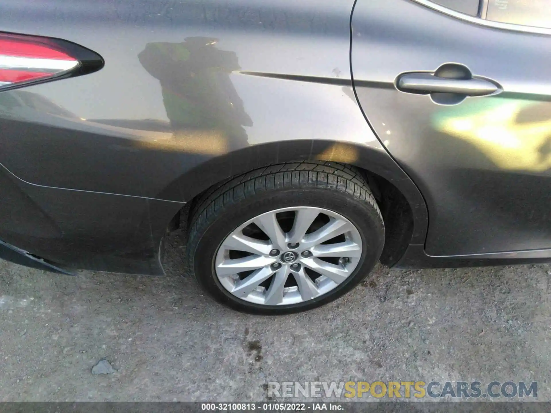 15 Photograph of a damaged car 4T1B11HK7KU215691 TOYOTA CAMRY 2019