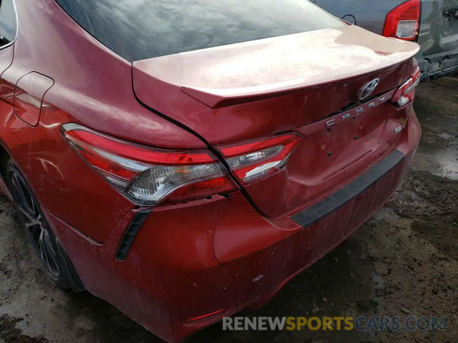 9 Photograph of a damaged car 4T1B11HK7KU216033 TOYOTA CAMRY 2019